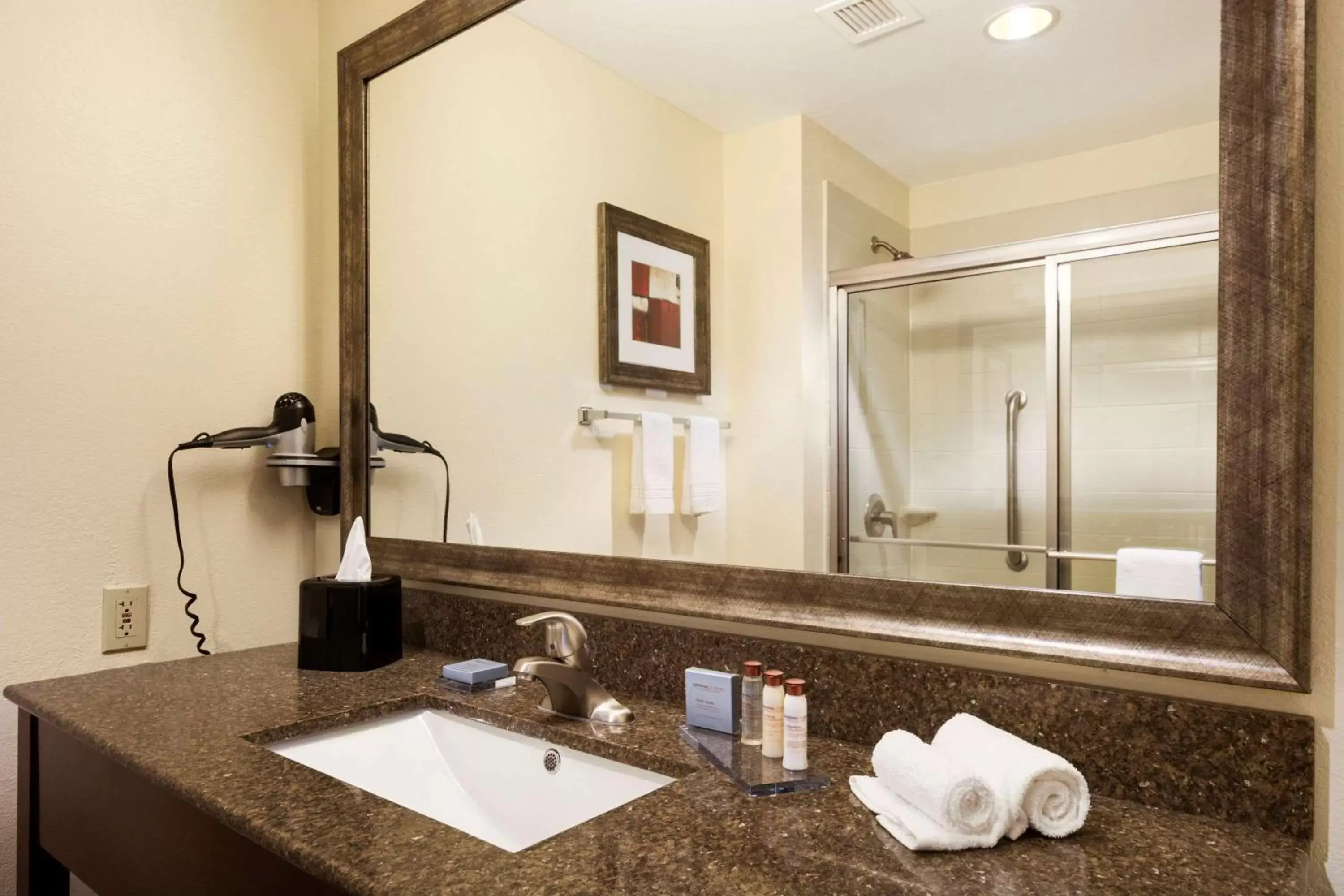 Bathroom in Wingate by Wyndham San Marcos