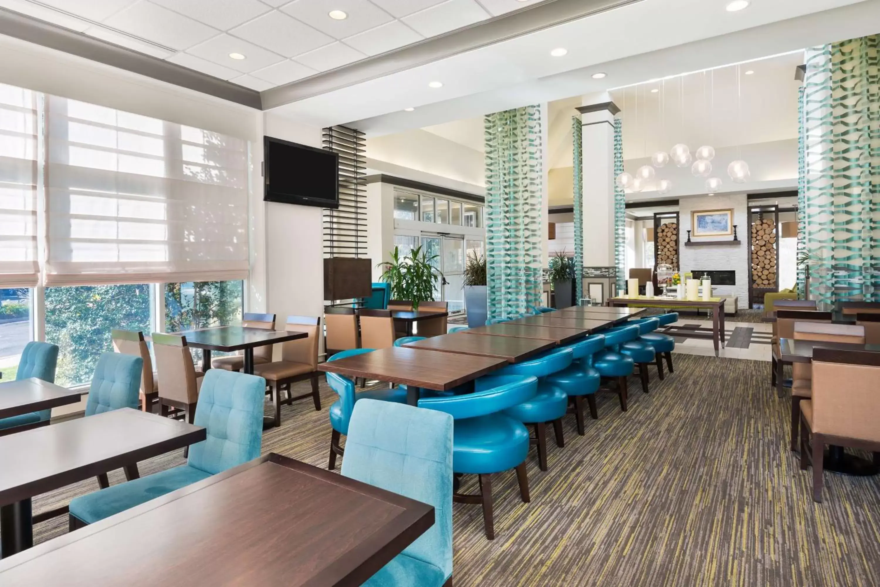 Restaurant/places to eat in Hilton Garden Inn Westbury Restaurant/places to eat in Hilton Garden Inn Westbury