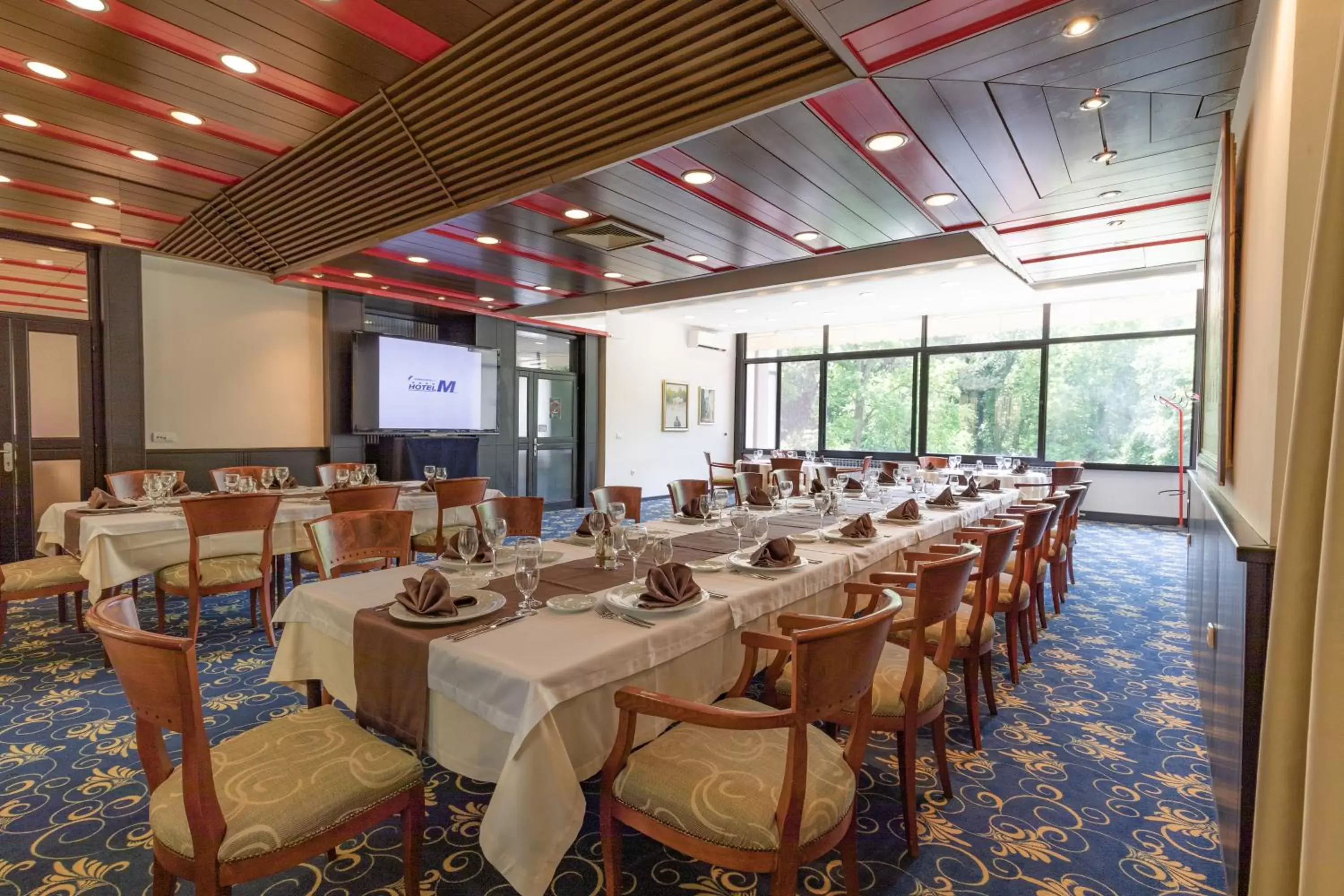 Restaurant/places to eat in Hotel M Restaurant/places to eat in Hotel M