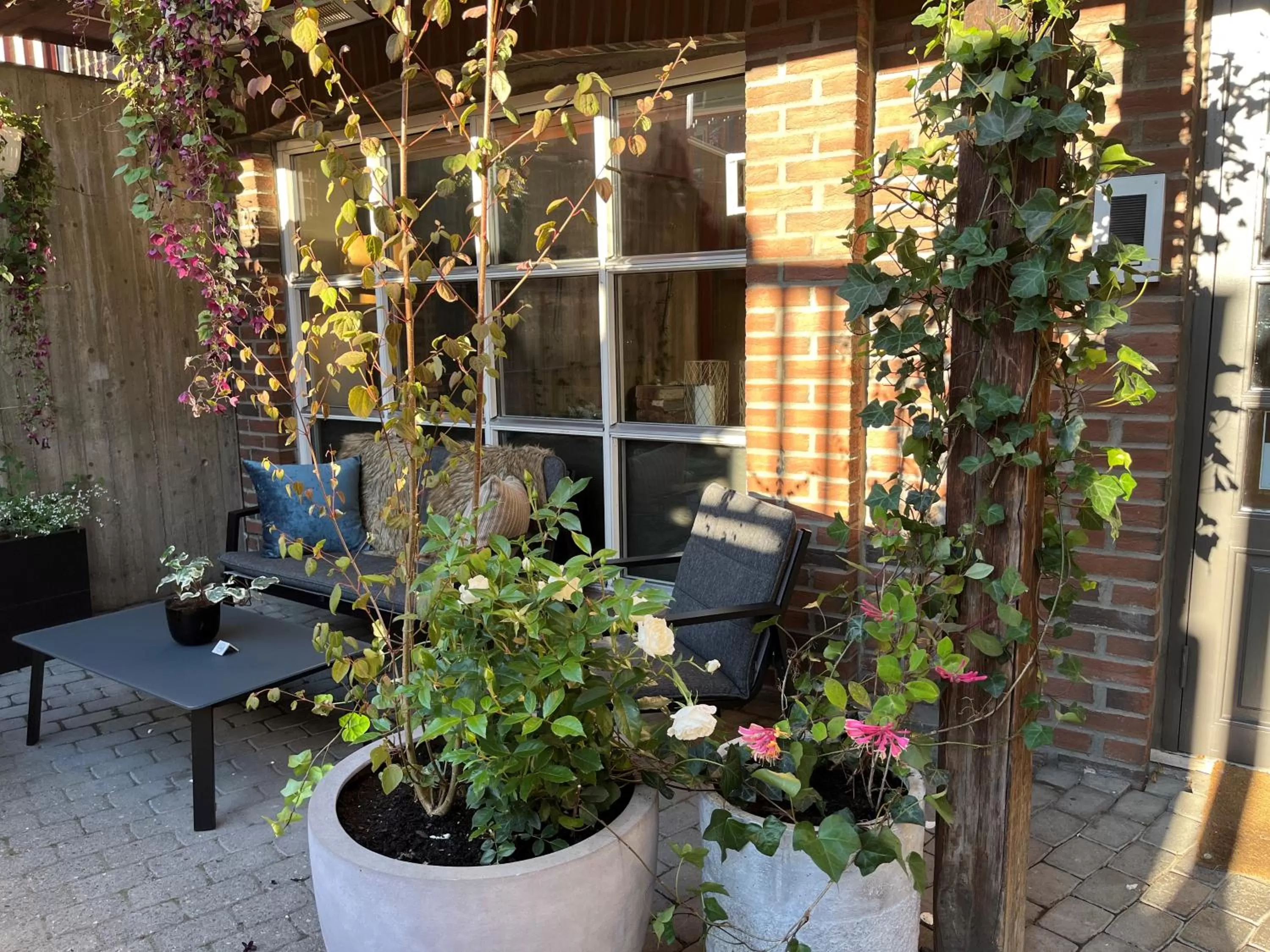 Facade/entrance in Aksjemøllen - by Classic Norway Hotels