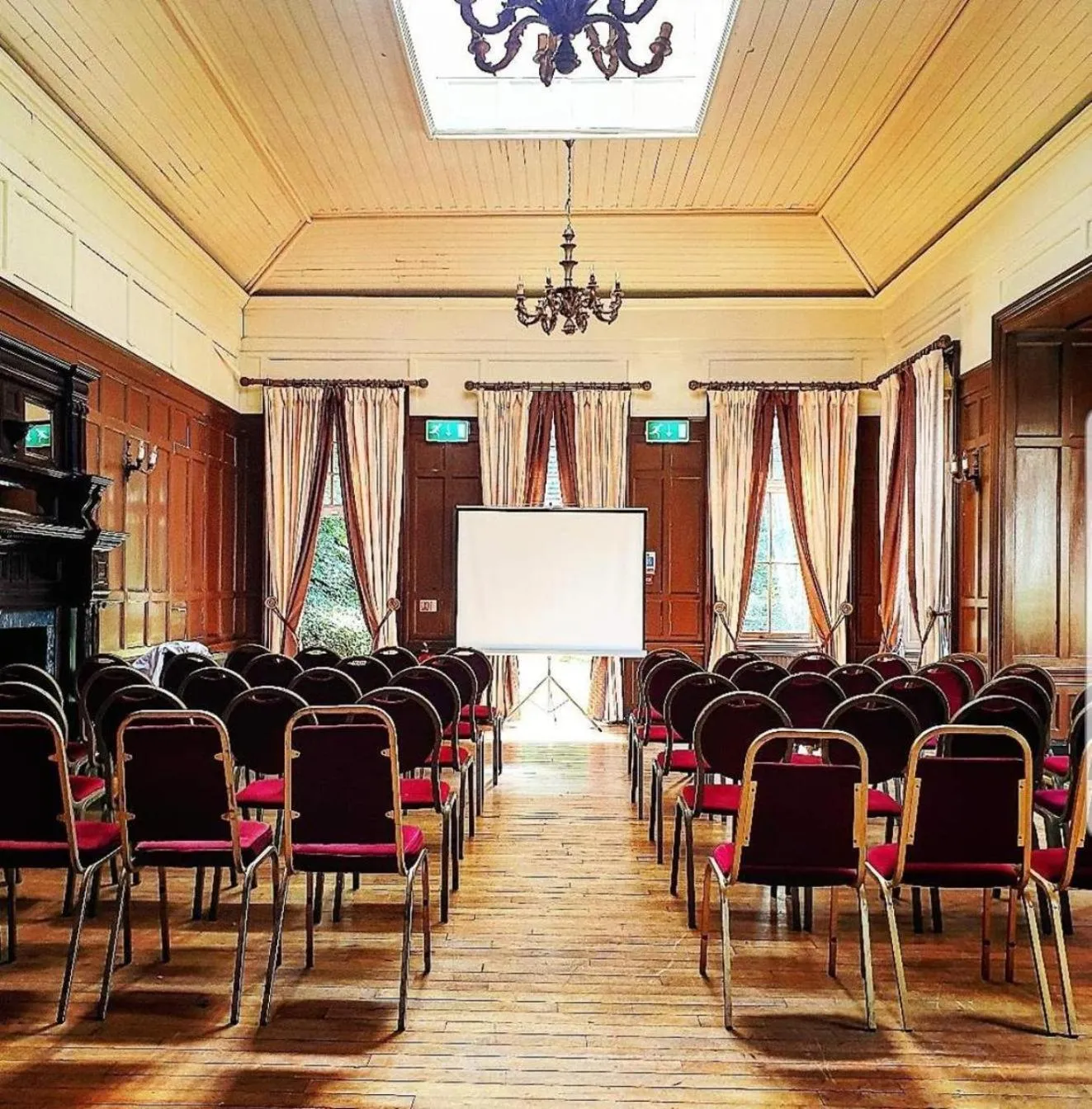 Meeting/conference room in Ben Wyvis Hotel
