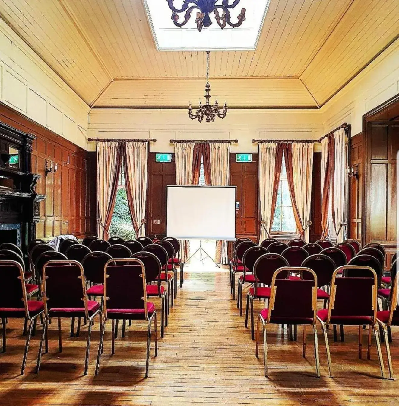 Meeting/conference room in Ben Wyvis Hotel