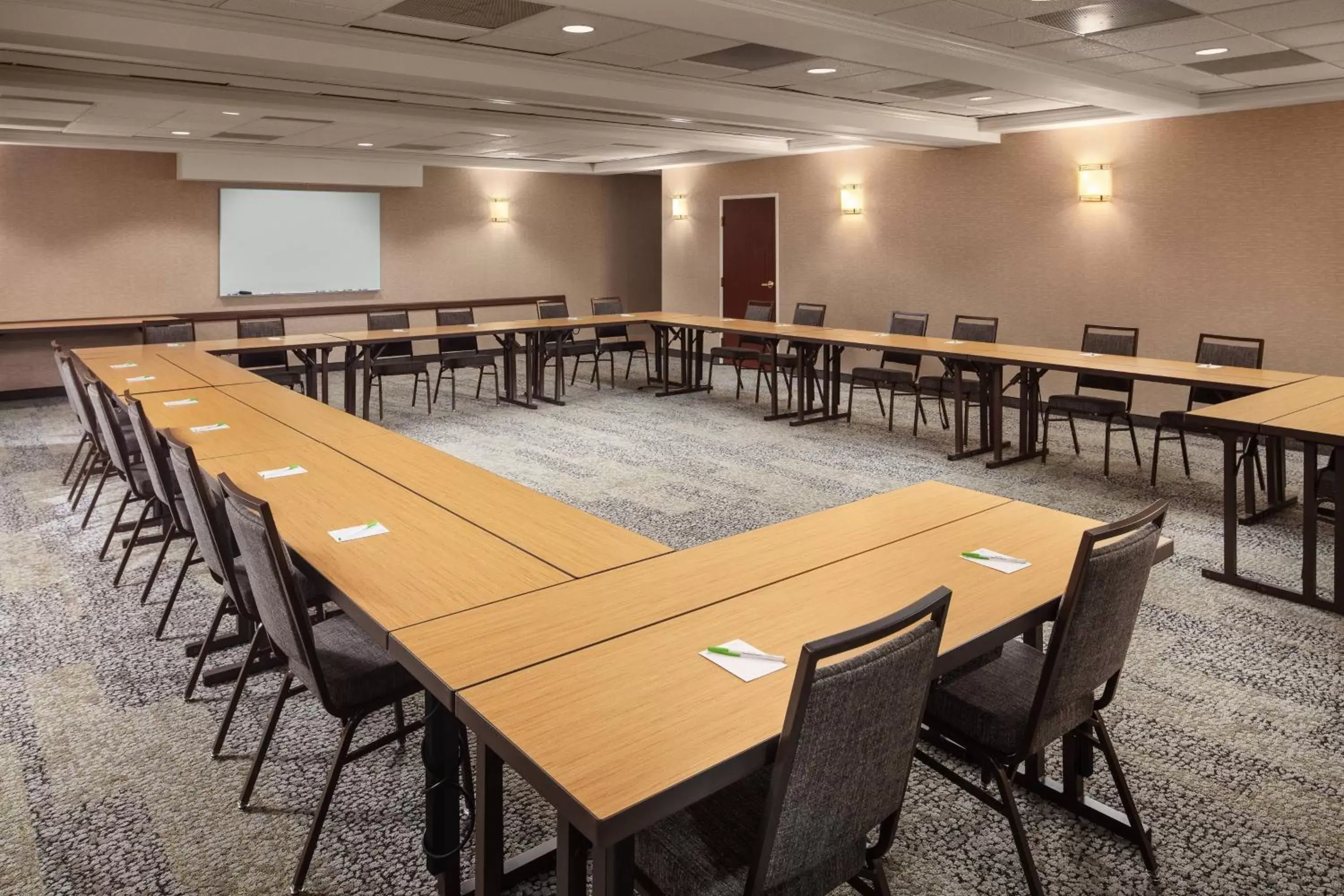 Meeting/conference room in Courtyard Indianapolis at the Capitol