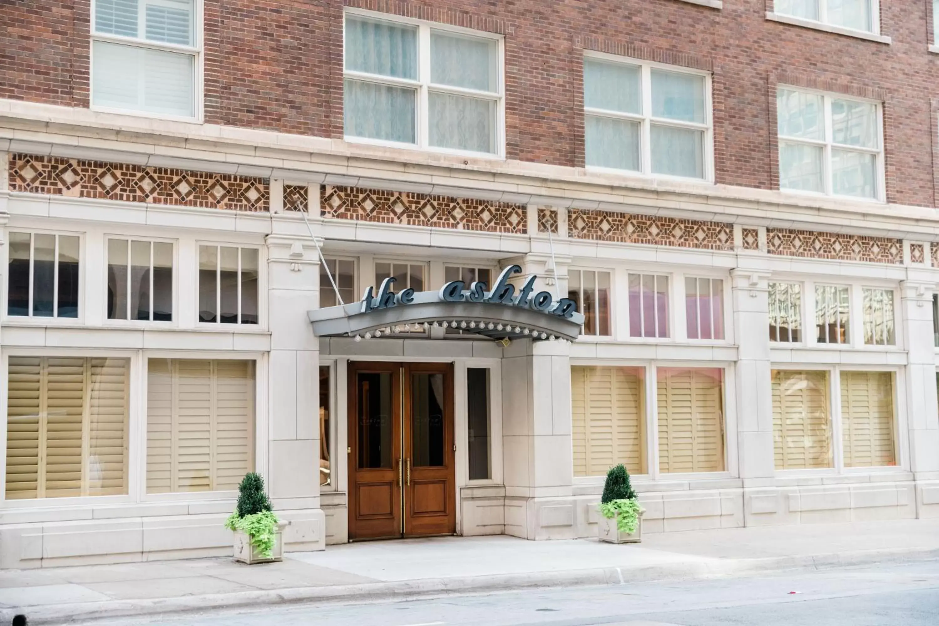 Facade/entrance, Property Building in The Ashton Hotel