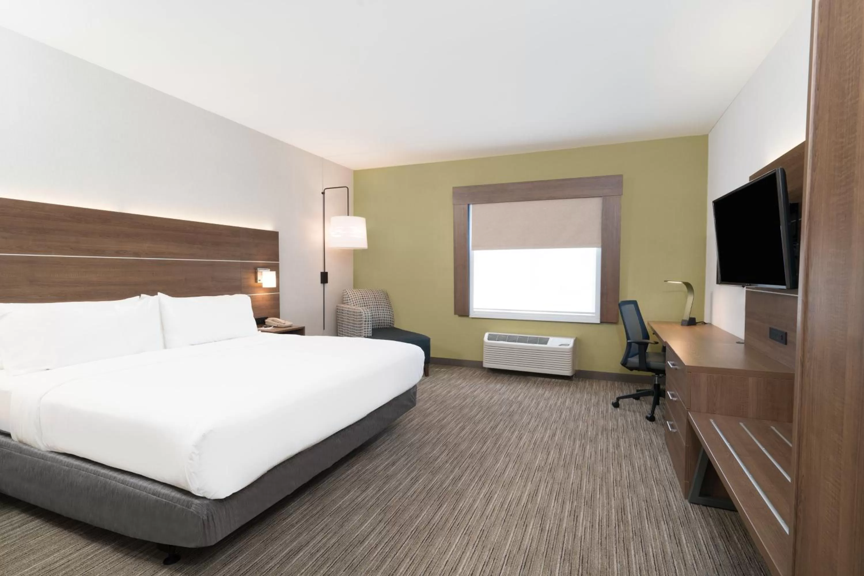 Photo of the whole room, Bed in Holiday Inn Express Radcliff Fort Knox by IHG
