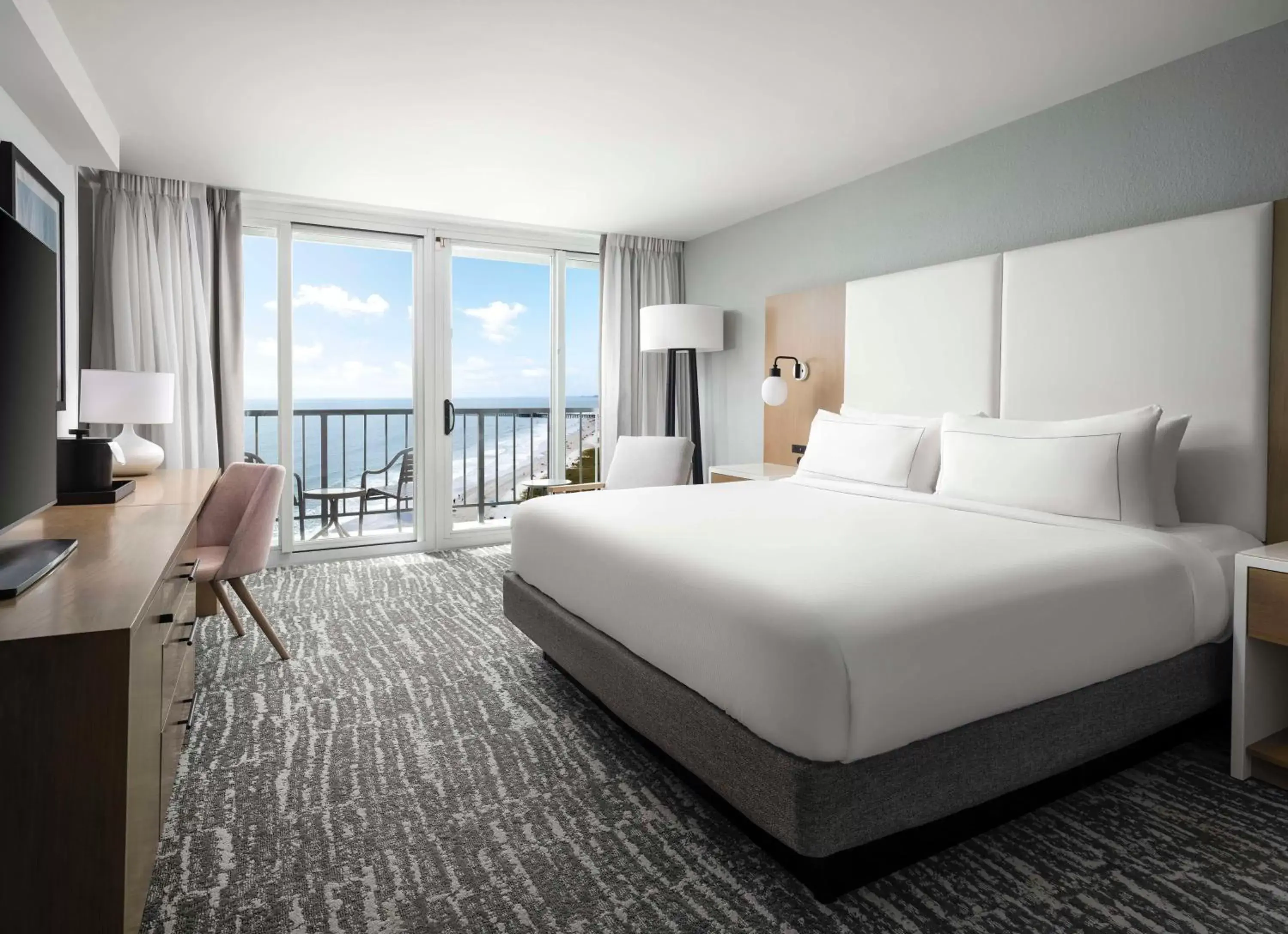 Bed in Hilton Myrtle Beach Resort