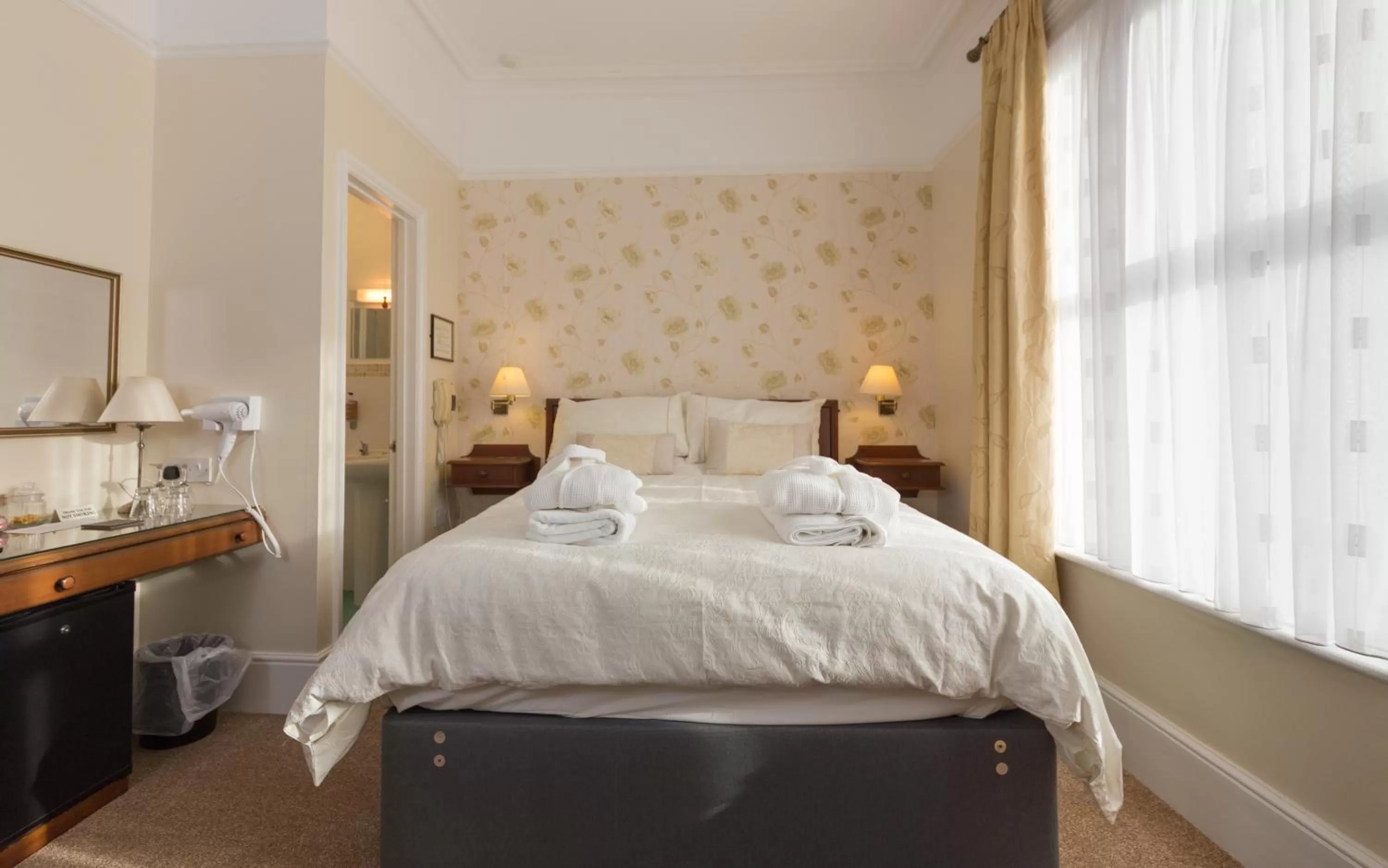 Bedroom, Bed in Grange Bank House