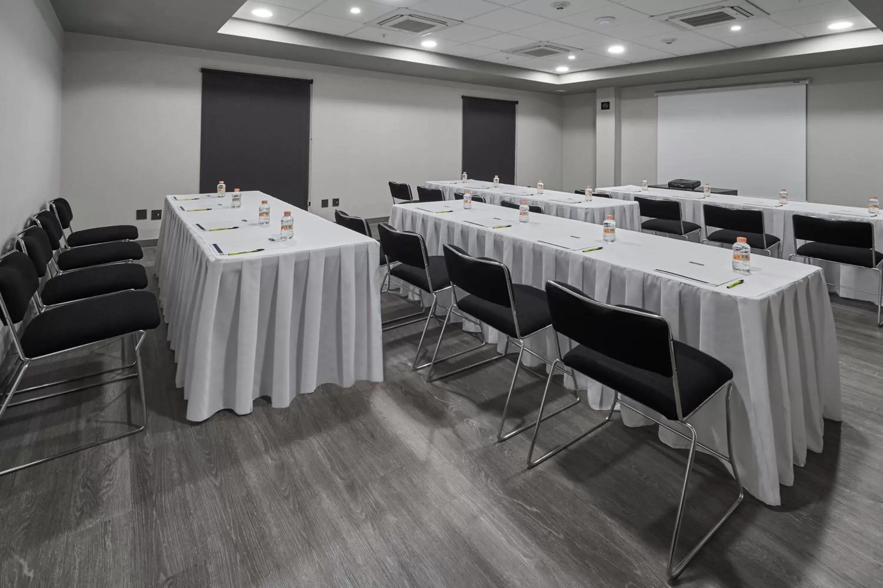 Meeting/conference room in City Express by Marriott Guaymas