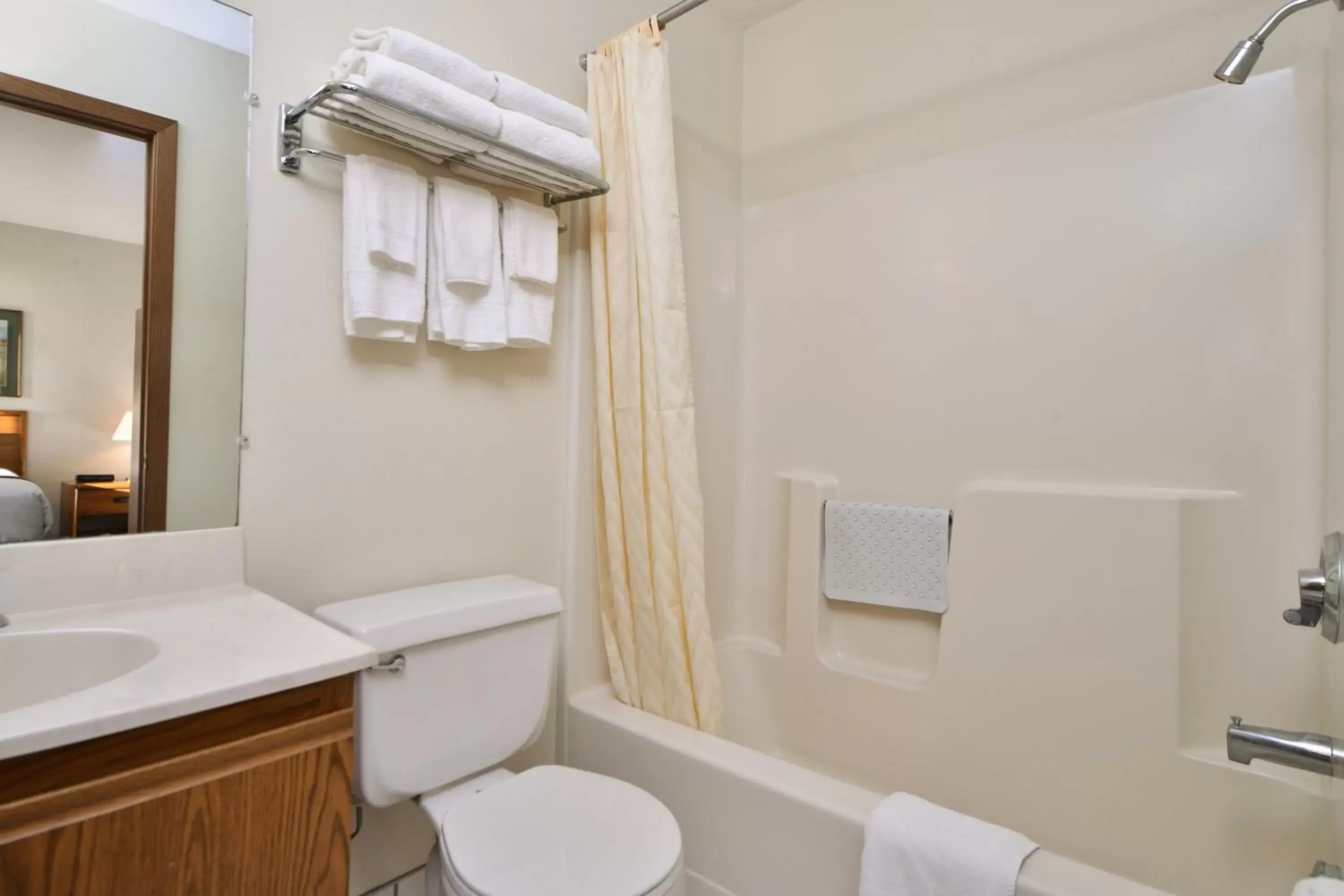 Bathroom in Arrowwood Resort at Cedar Shore