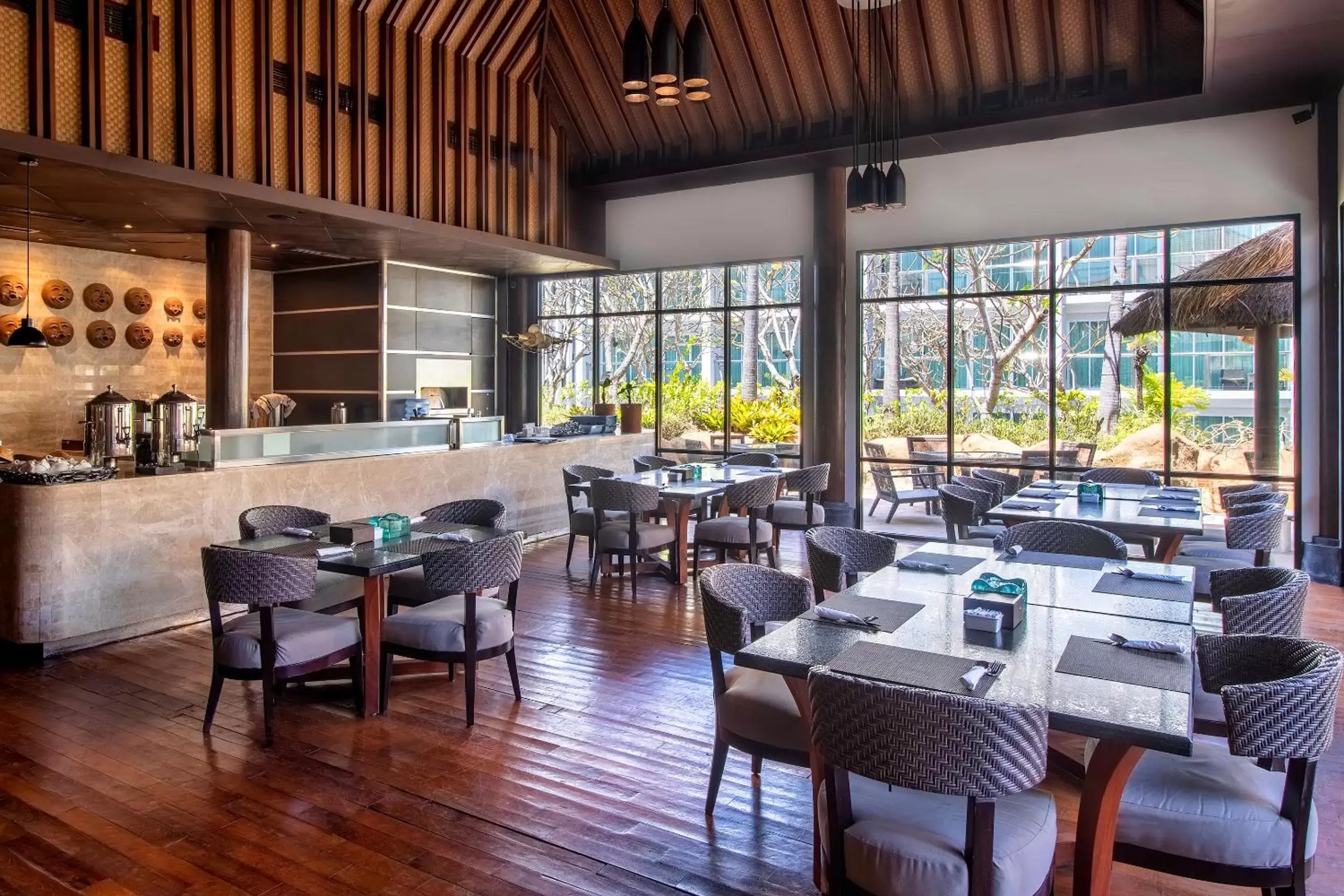 Restaurant/Places to Eat in The Sakala Resort Bali All Suites CHSE Certified