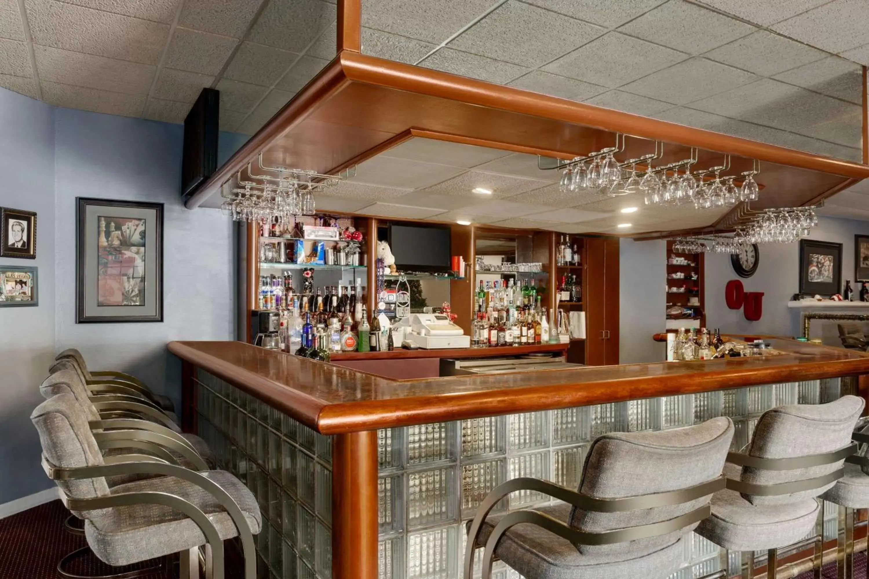 Lounge or bar, Lounge/Bar in Days Inn by Wyndham Lawton