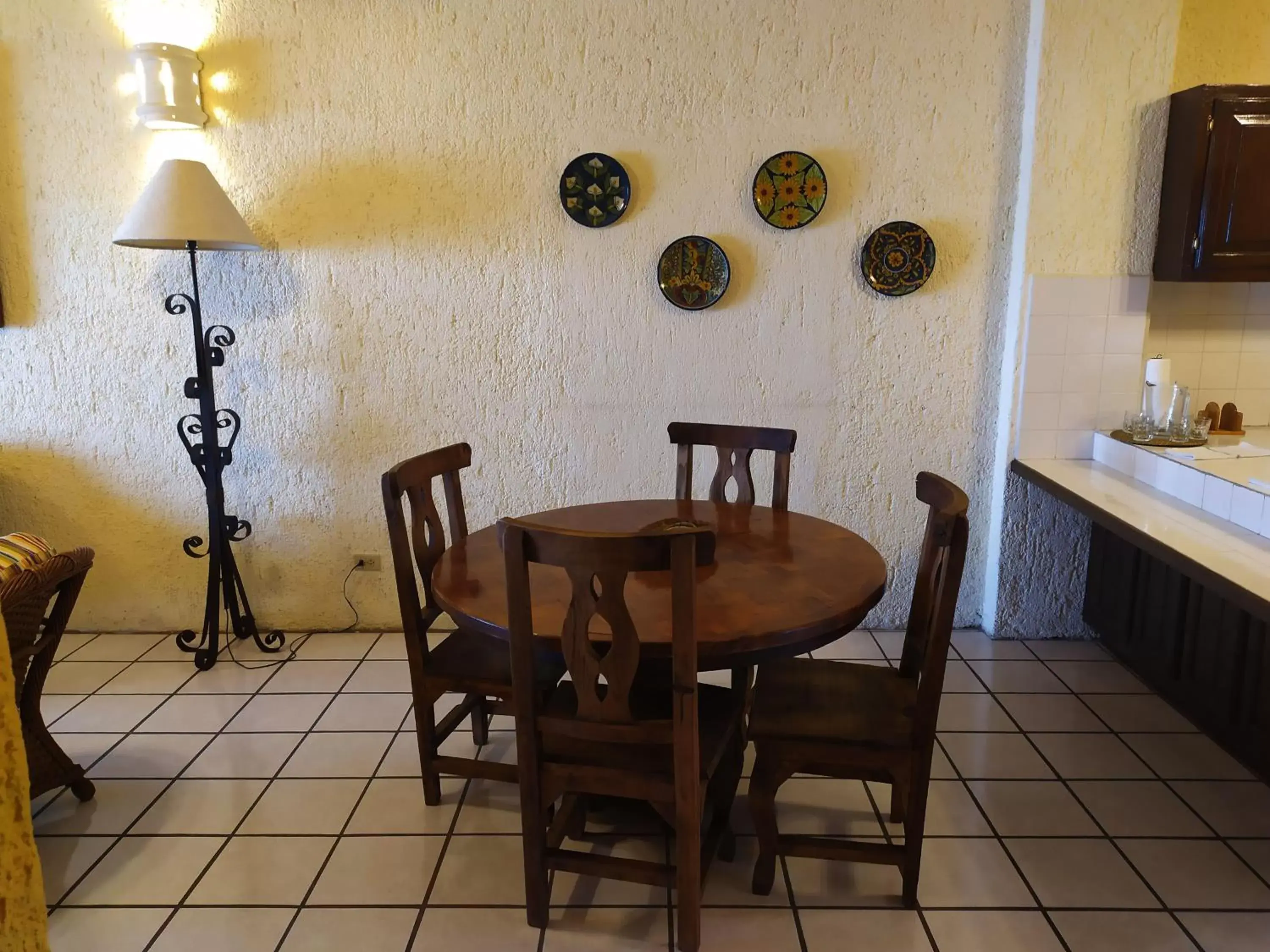 Dining Area in Las Gaviotas Condo-Hotel La Paz BCS