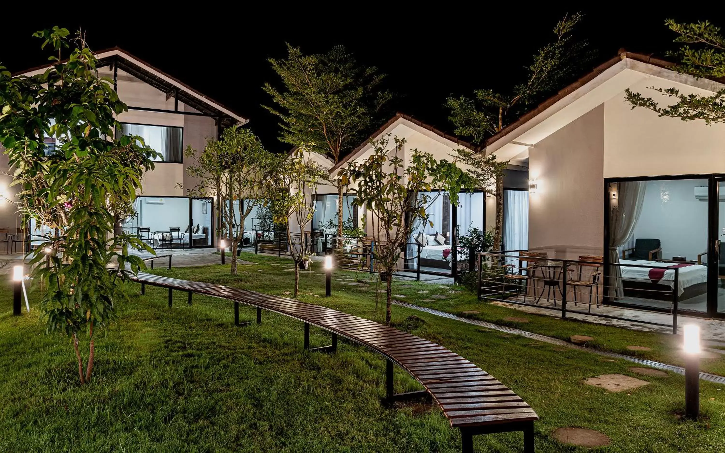 Garden view, Property Building in Sandy Clay Bungalows