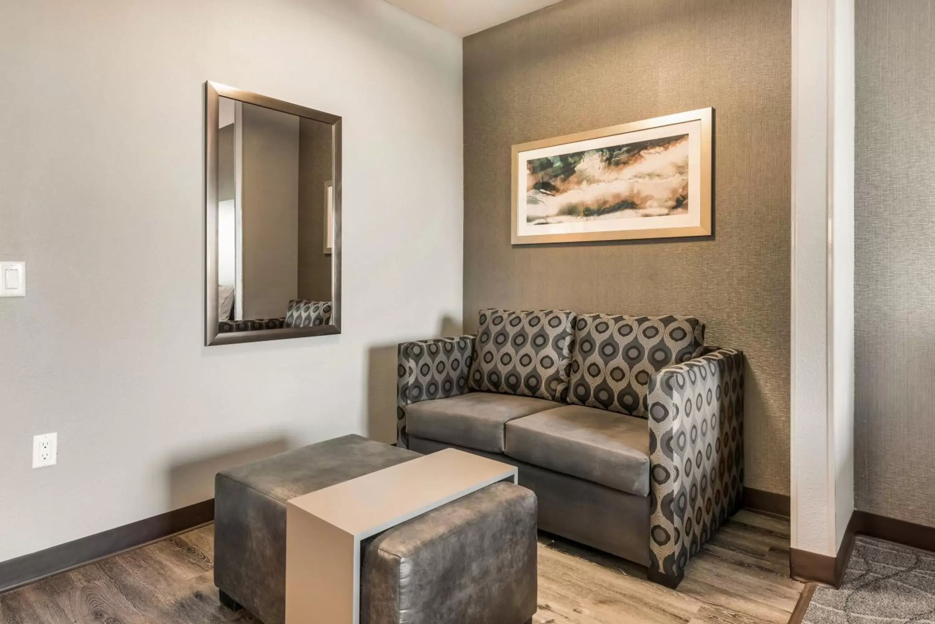 Photo of the whole room, Seating Area in Holiday Inn Hotel & Suites Silicon Valley – Milpitas, an IHG Hotel