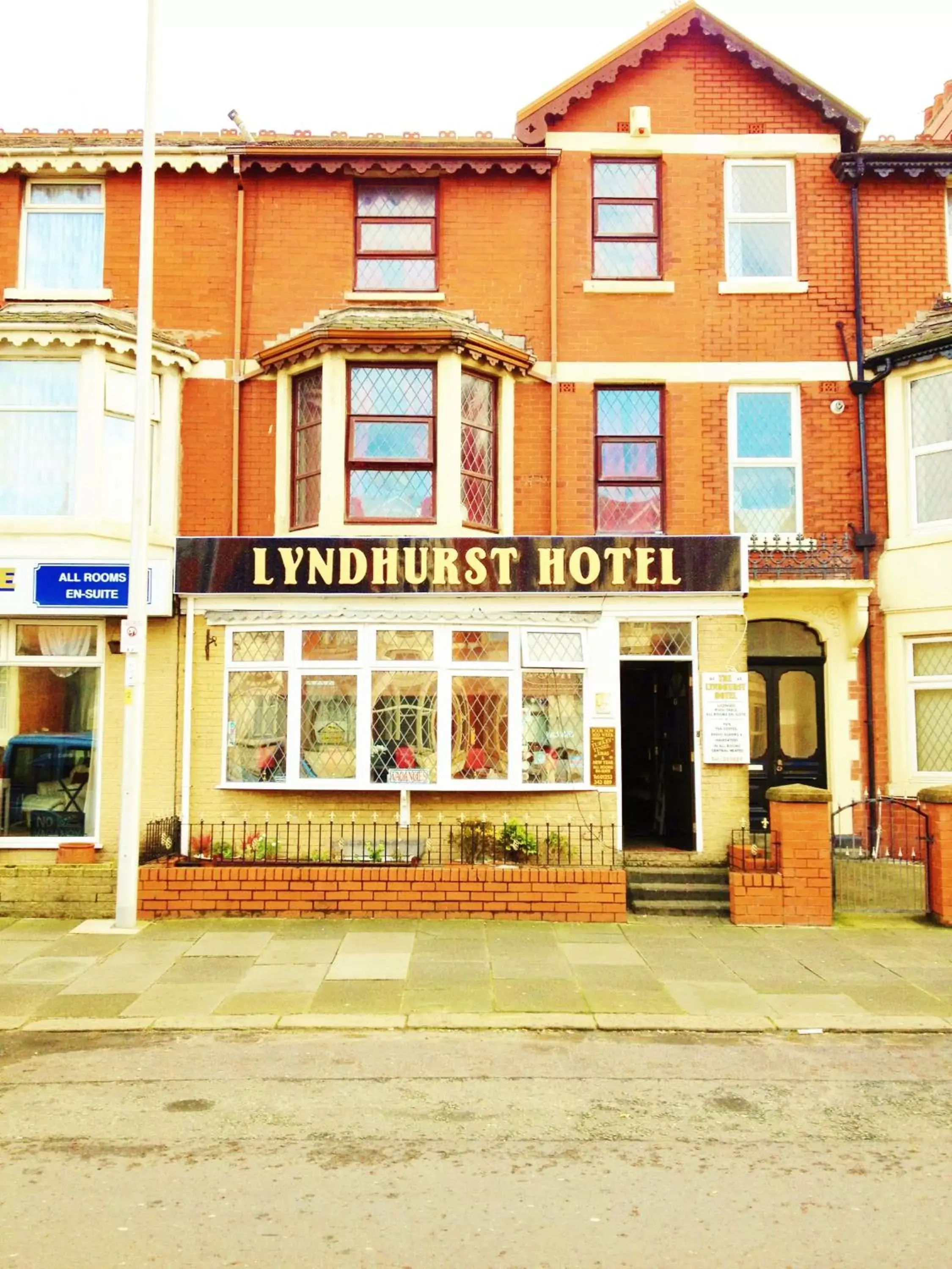 Facade/Entrance in Lyndhurst Hotel