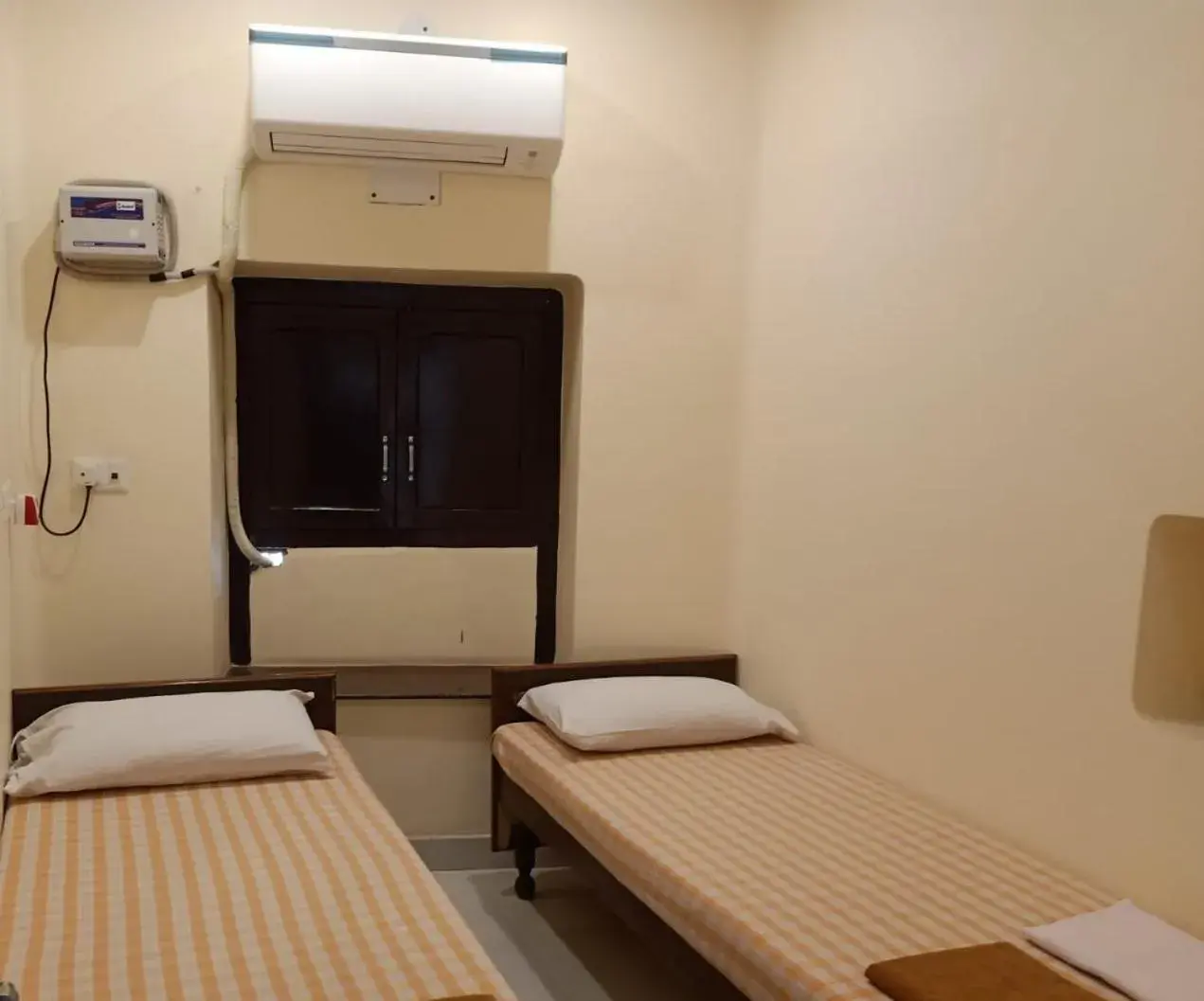 air conditioner, Bed in Scindhia Guest House