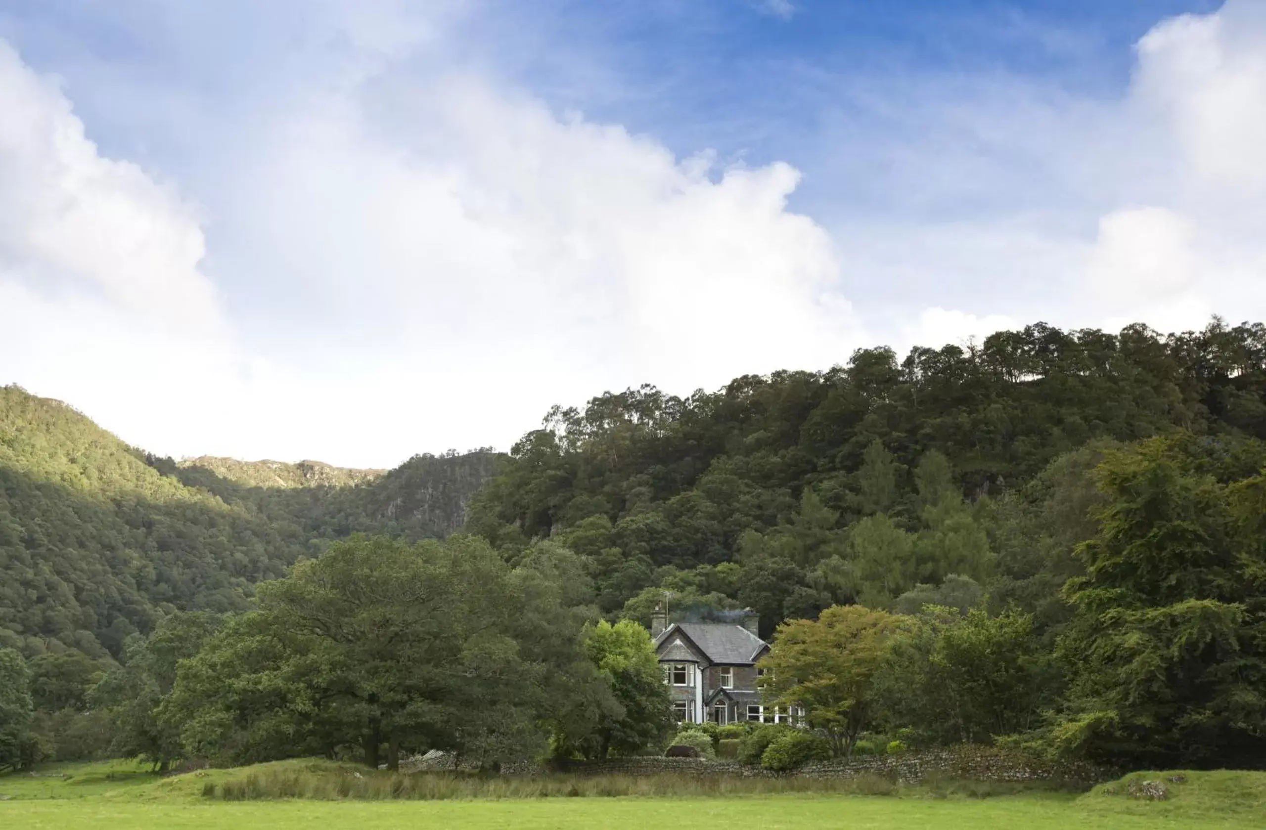 Property building, Mountain View in The Leathes Head Hotel