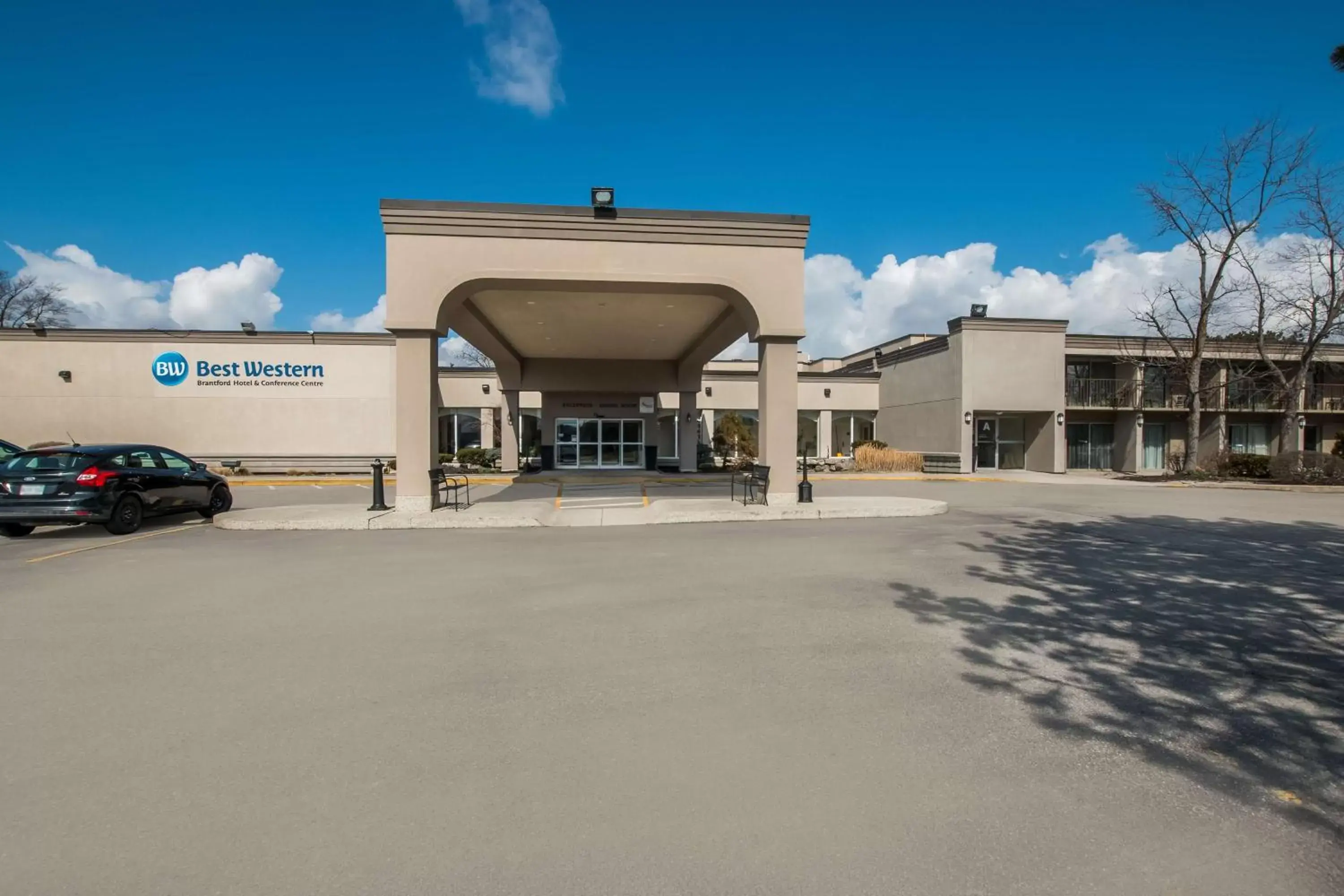 Property Building in Best Western Brantford Hotel and Conference Centre
