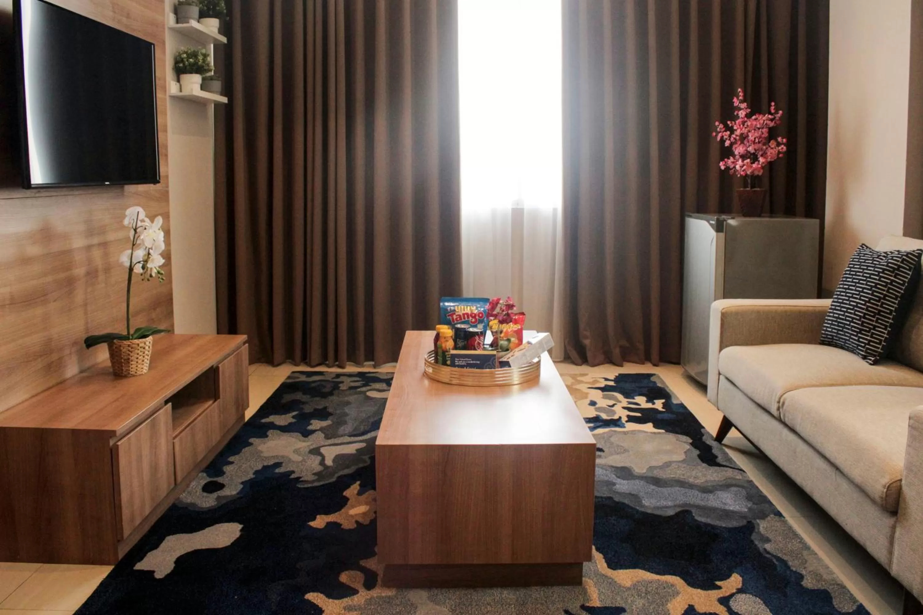 Seating area in Antero Hotel Jababeka Cikarang