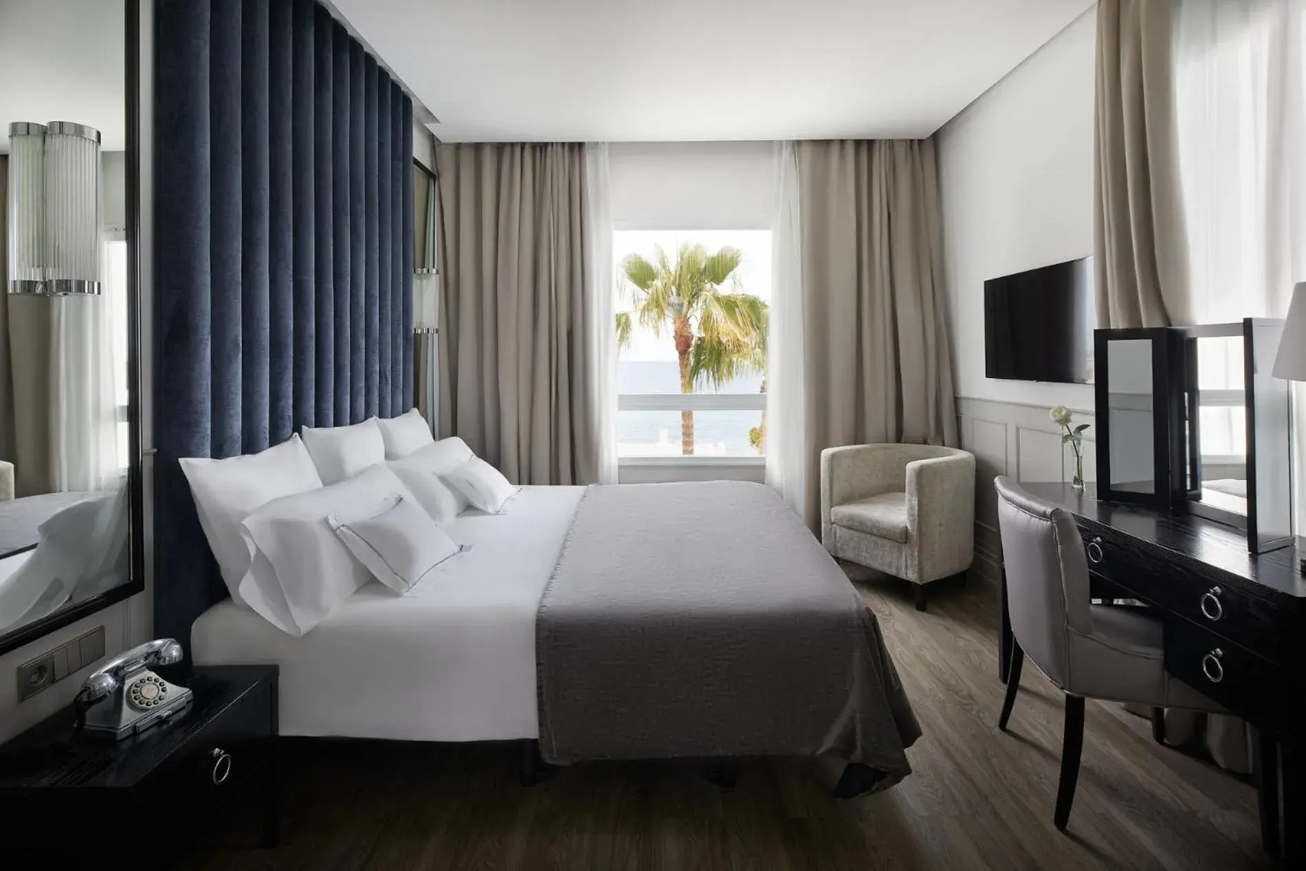 Photo of the whole room, Bed in Hotel MiM Ibiza Es Vive - Adults Only