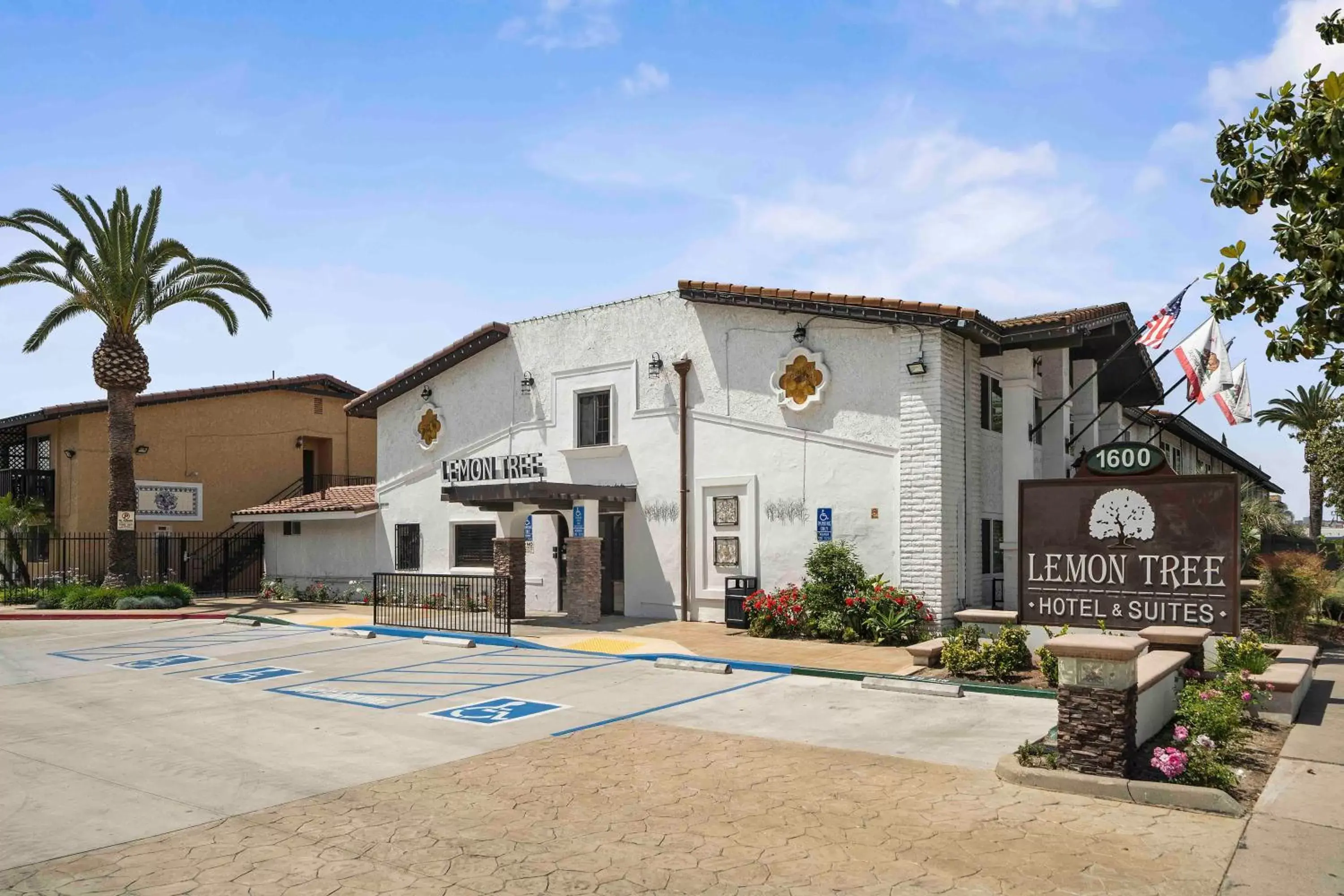 Property Building in The Lemon Tree Hotel