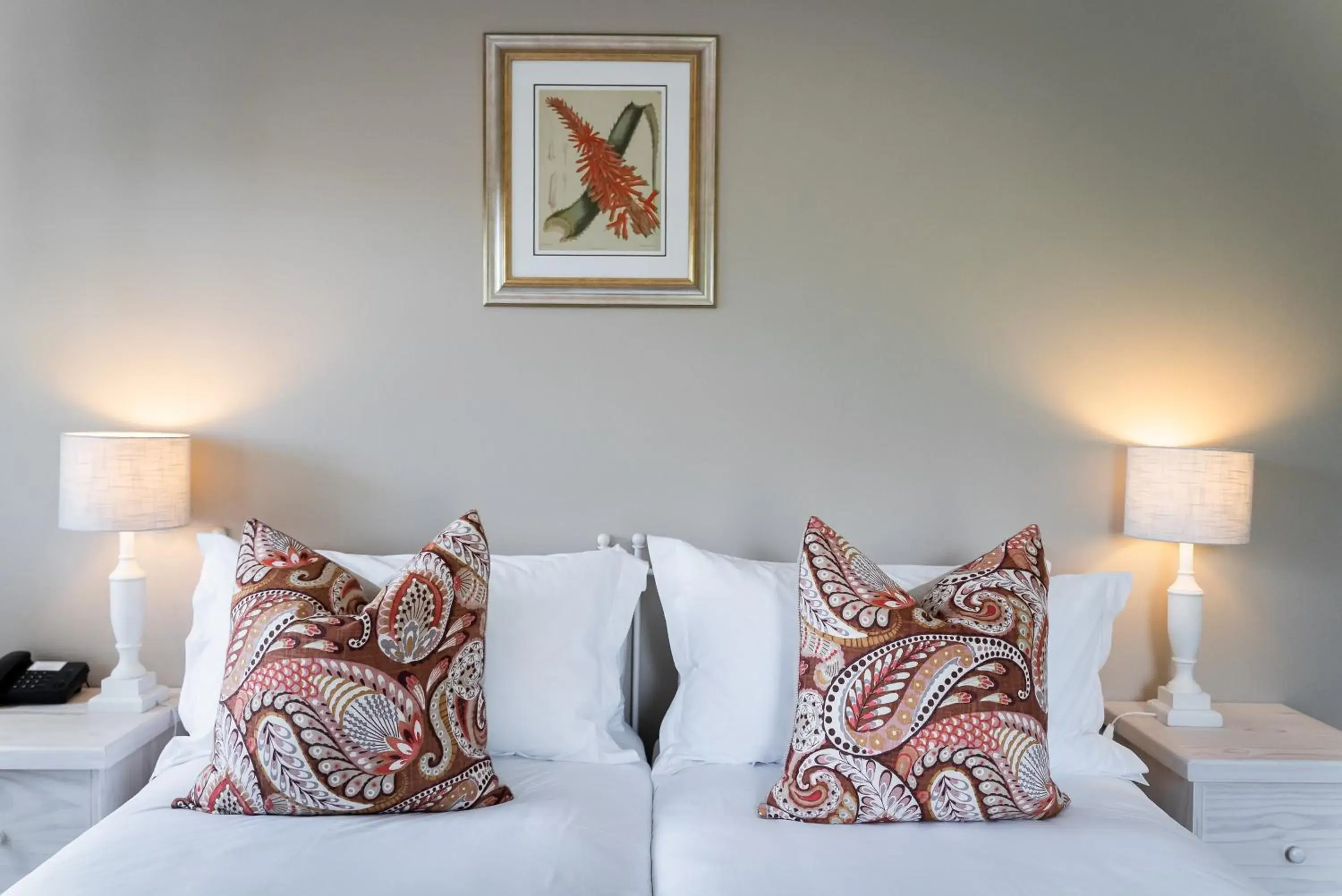 Bed, Seating Area in Eikendal Lodge