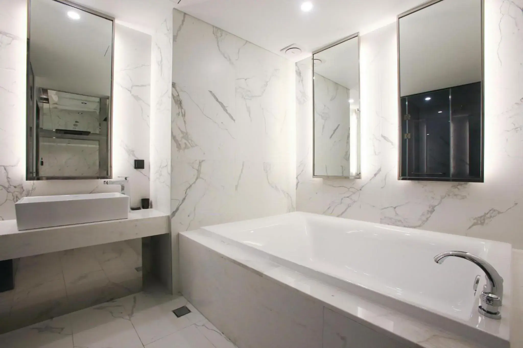 Bath, Bathroom in Hotel Star Premier Yeoksam