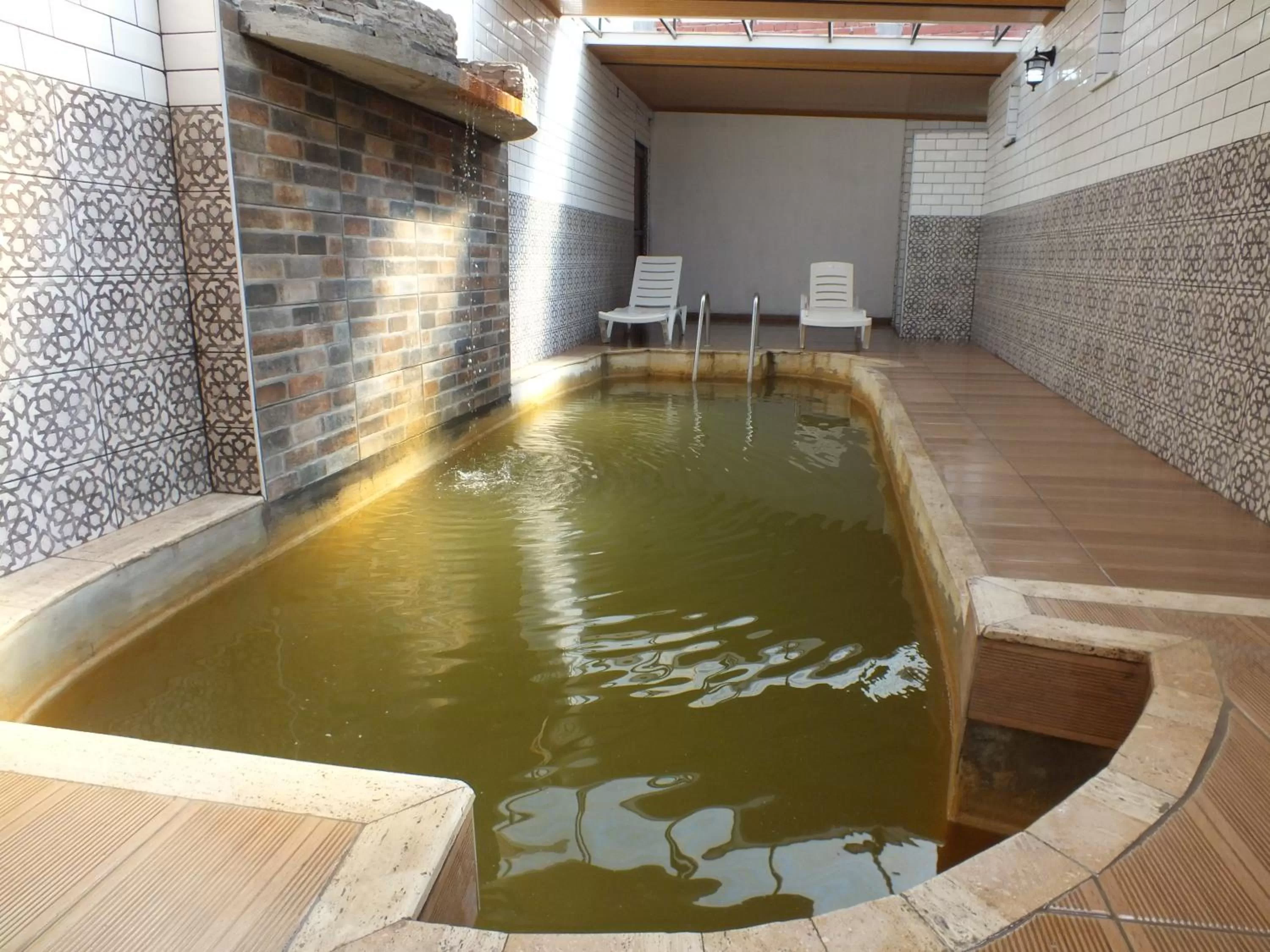 Hot Spring Bath, Swimming Pool in GÜNEŞ APART OTEL