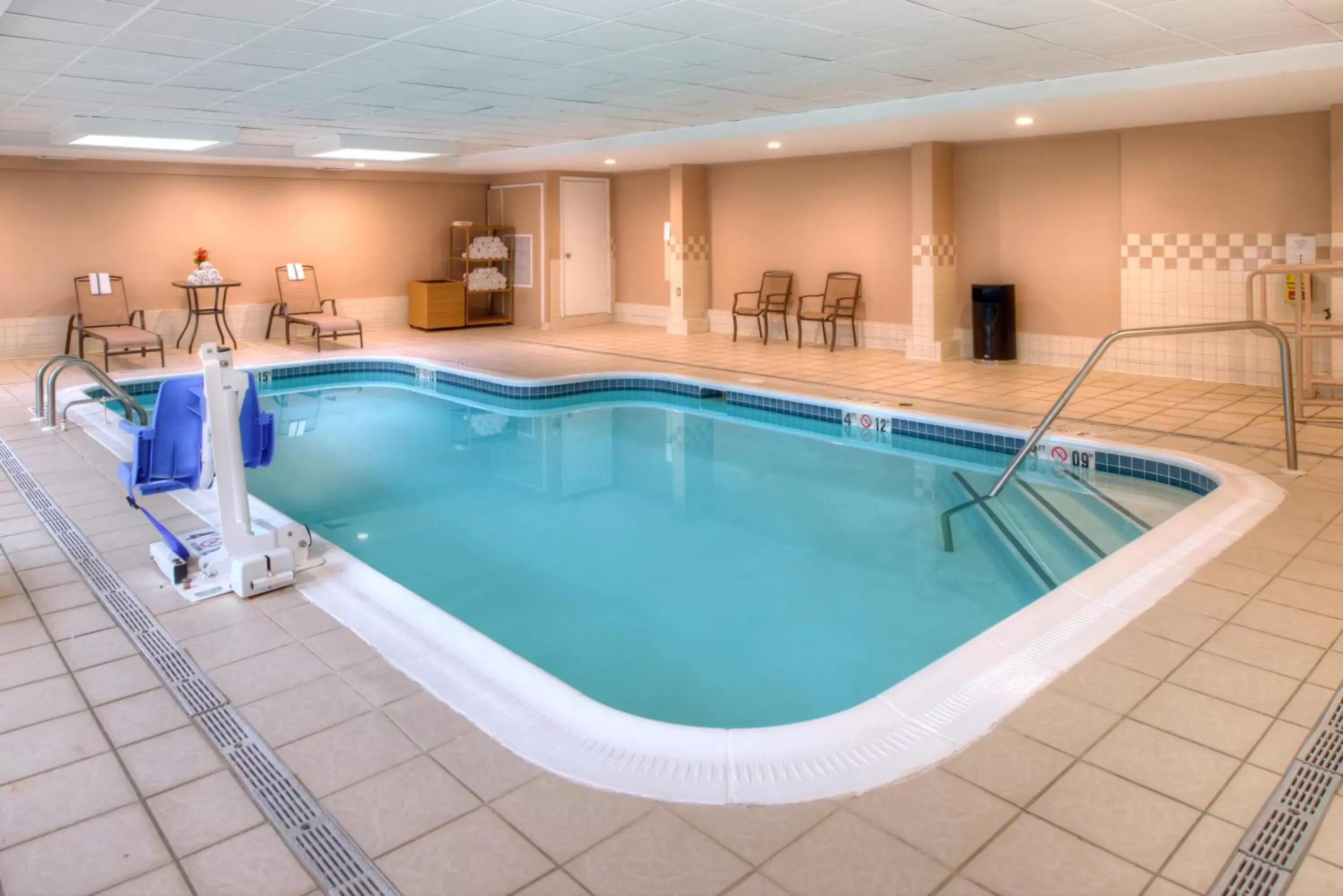 Swimming Pool in Holiday Inn - Belcamp - Aberdeen Area, an IHG Hotel