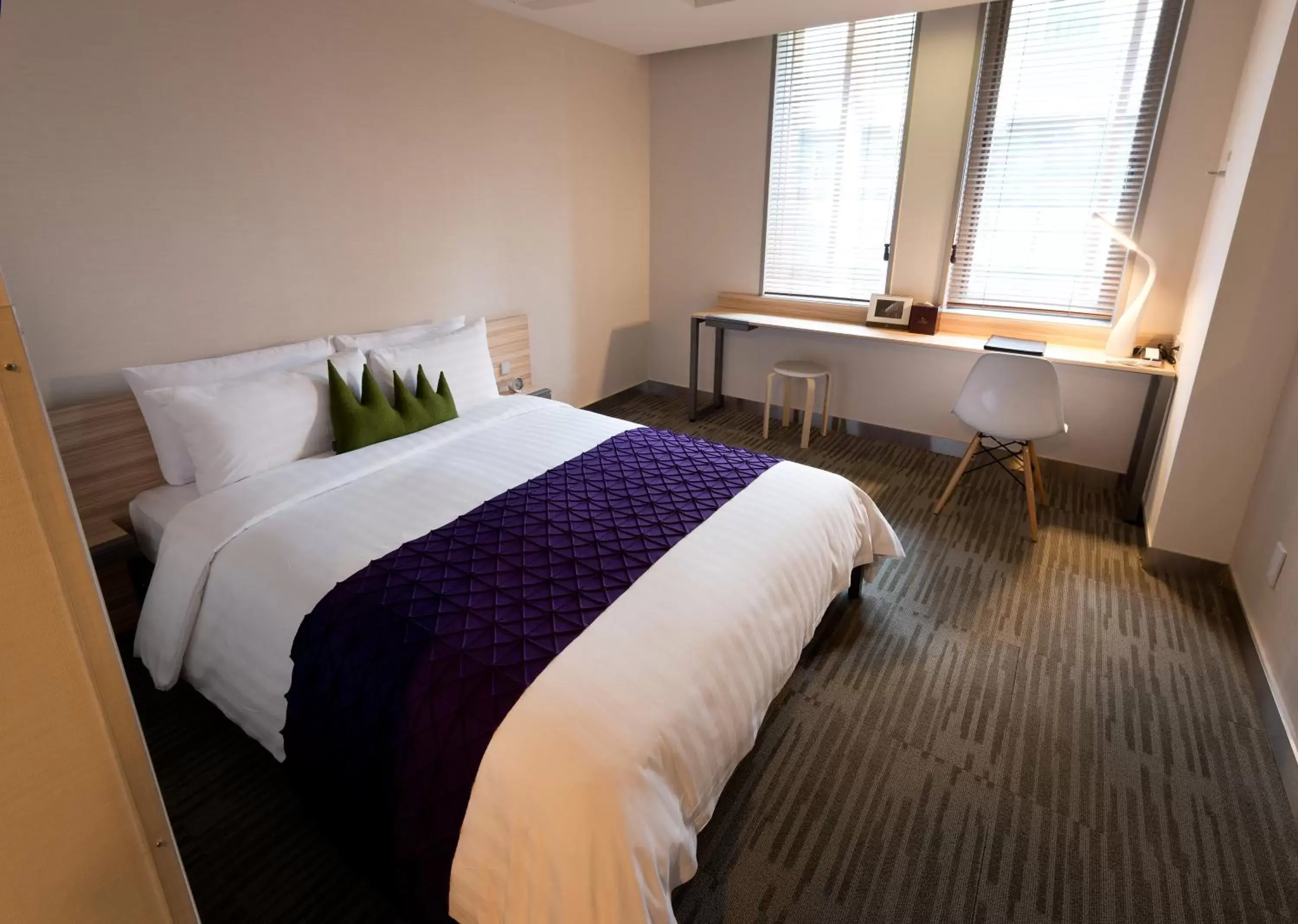 Photo of the whole room, Bed in Metro Hotel Myeongdong