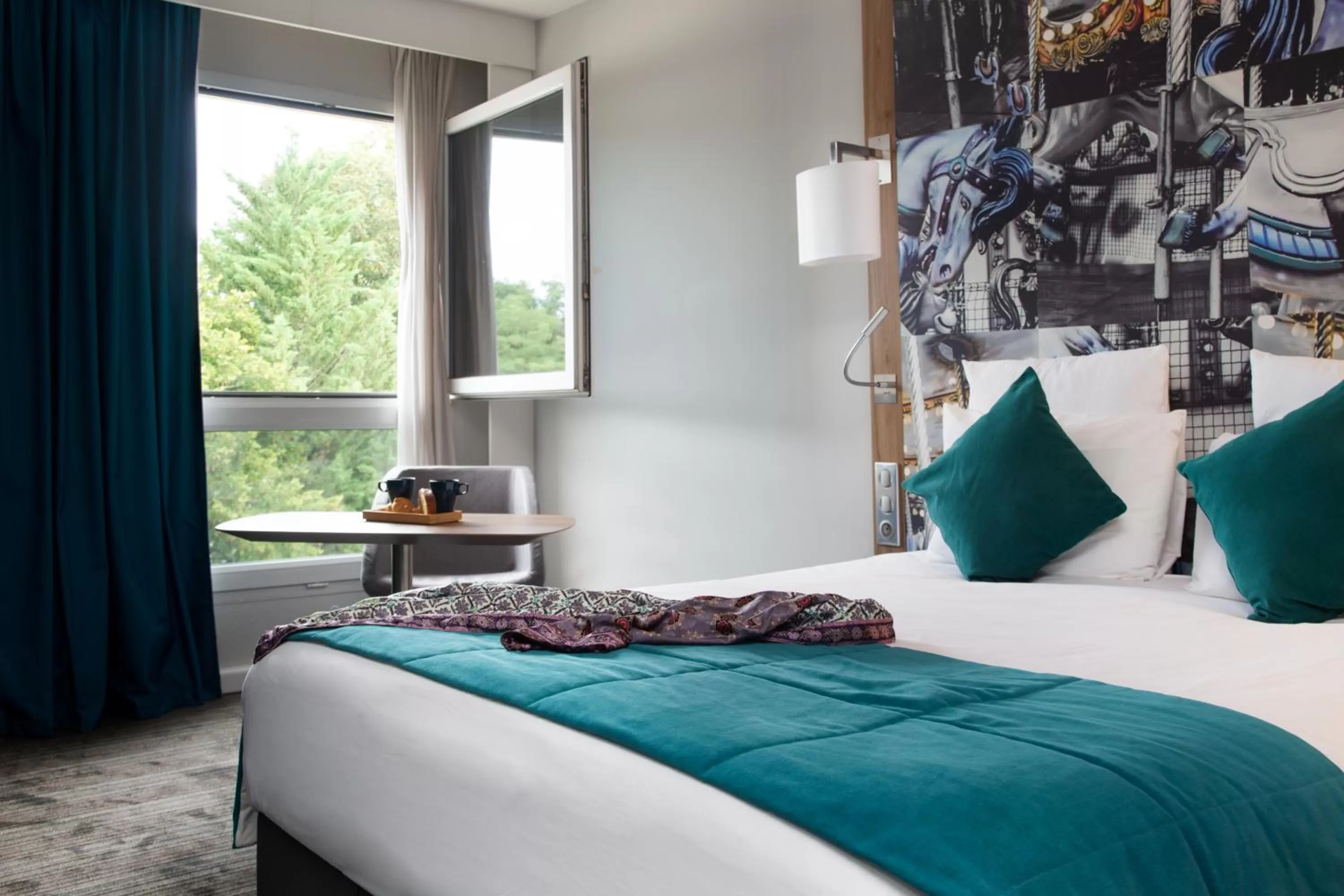 Bedroom, Bed in Mercure Château de Fontainebleau