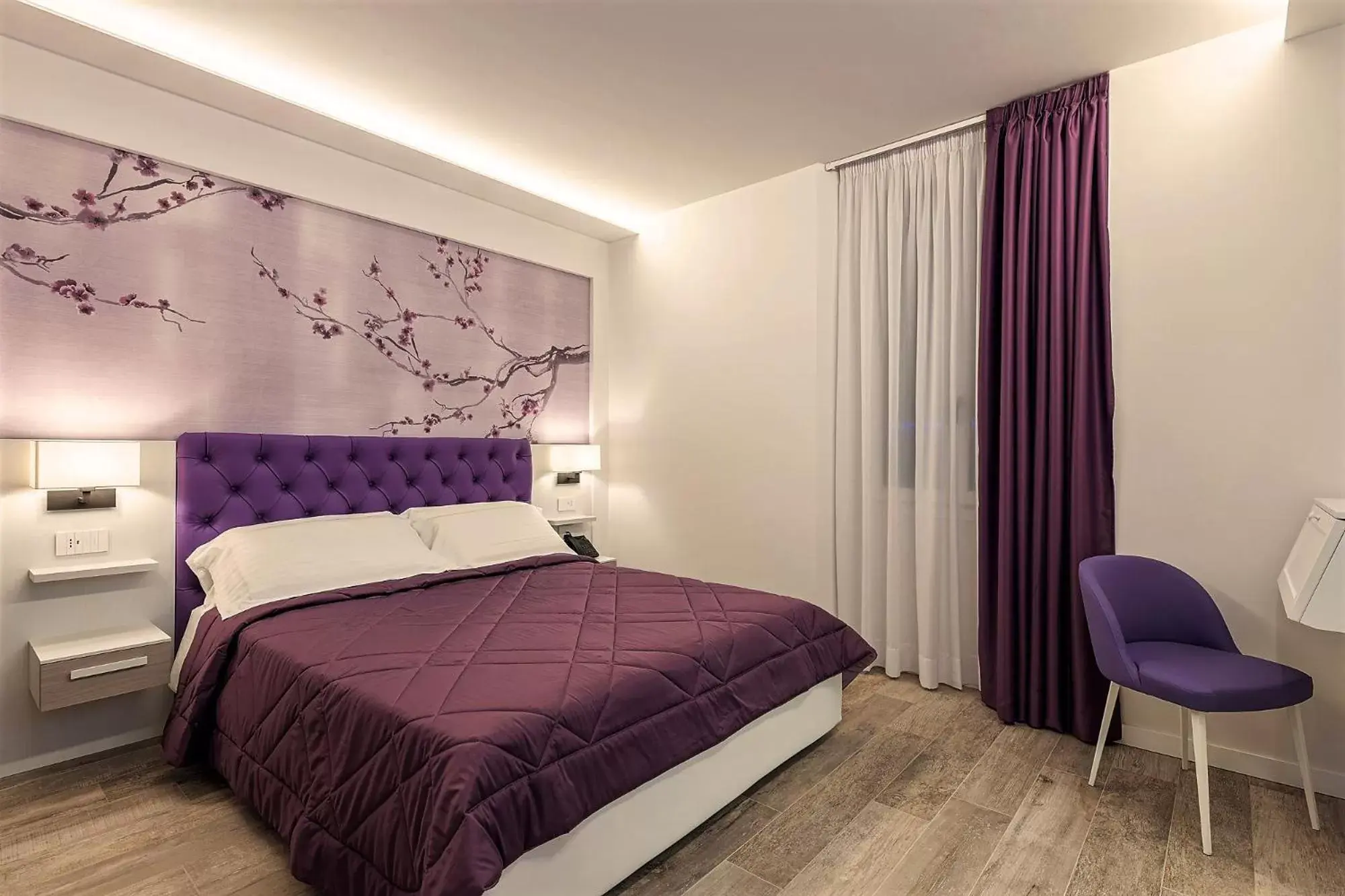 Bedroom, Bed in Petit Hotel