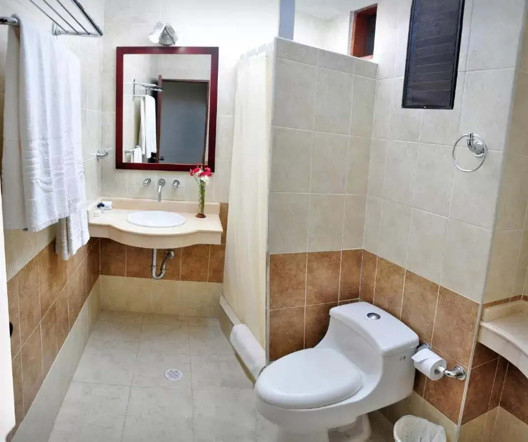 Bathroom in Hotel La Riviera