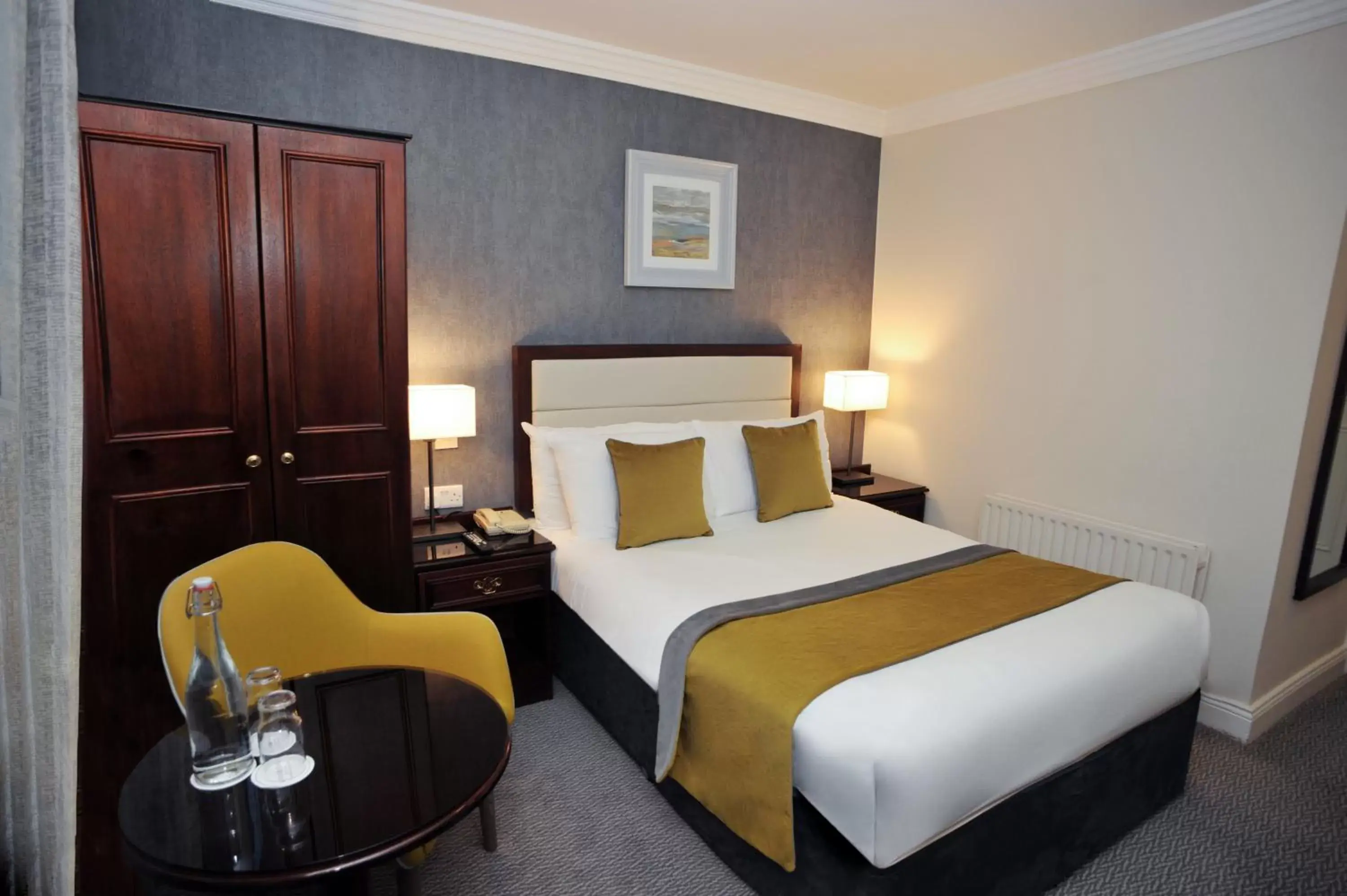 Bedroom, Bed in Anner Hotel