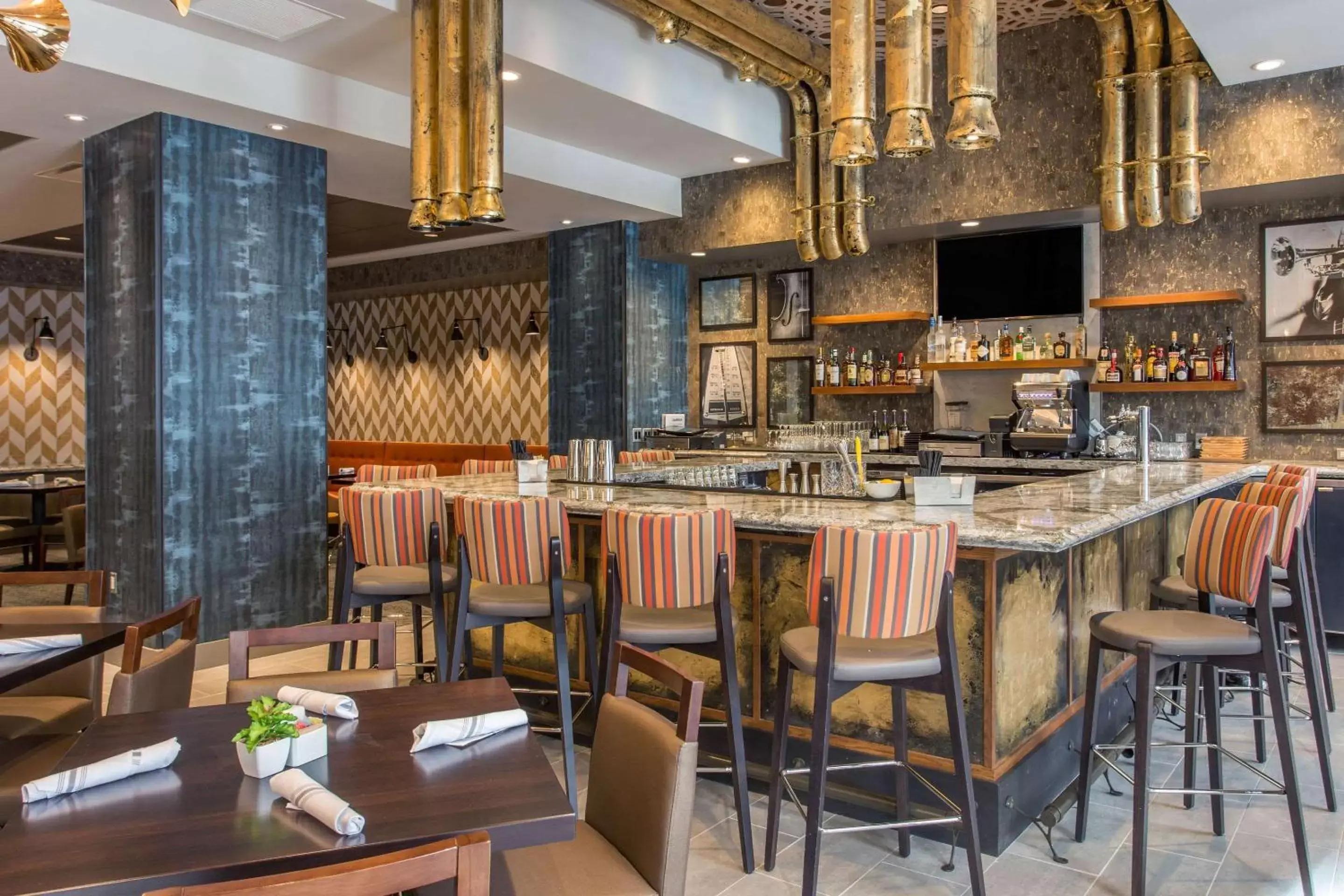 Lounge or bar, Restaurant/Places to Eat in Cambria Hotel Philadelphia Downtown Center City
