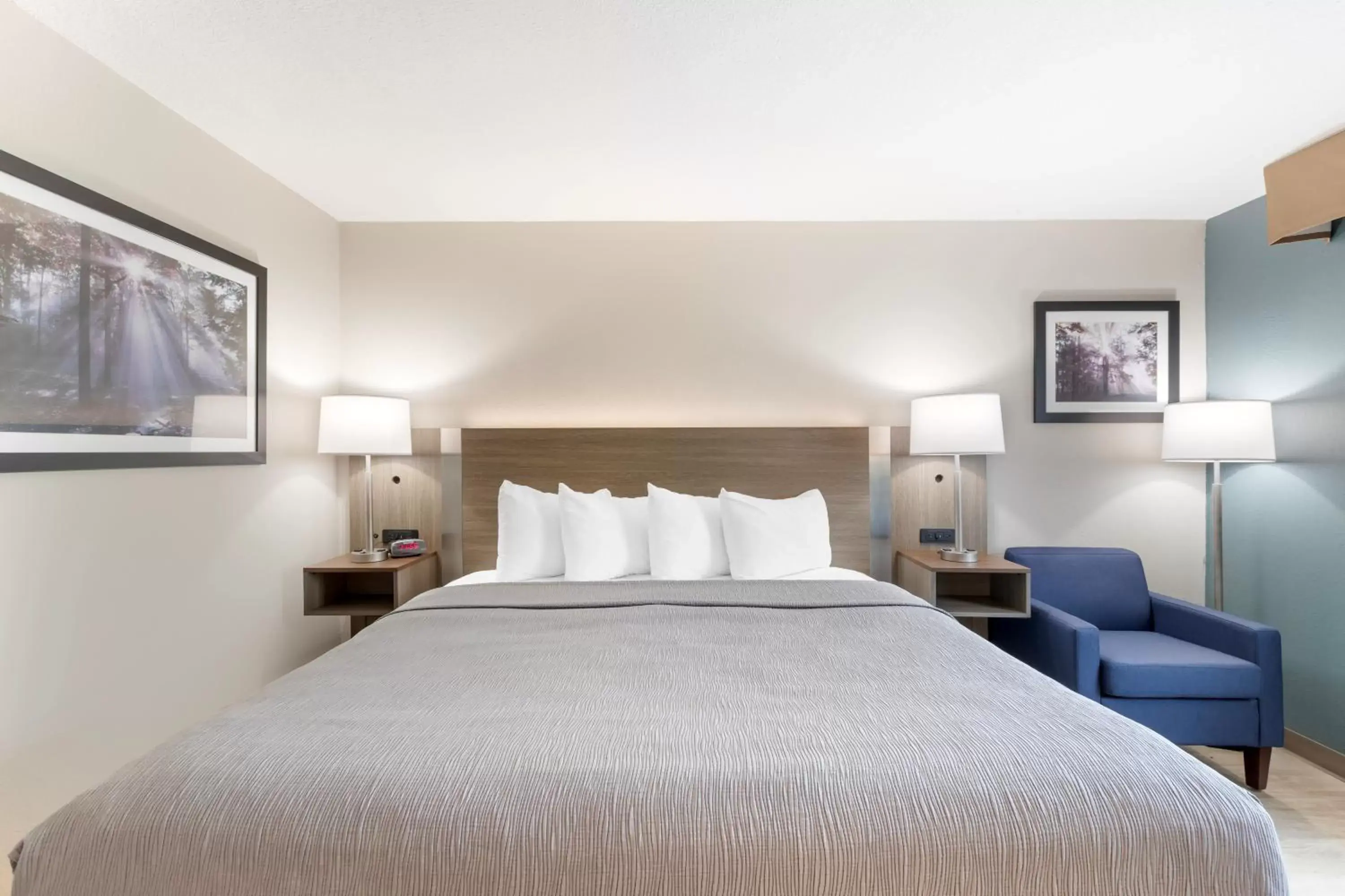 King Room - Accessible/Non Smoking in Quality Inn Newton at I-80 King Room - Accessible/Non Smoking in Quality Inn Newton at I-80