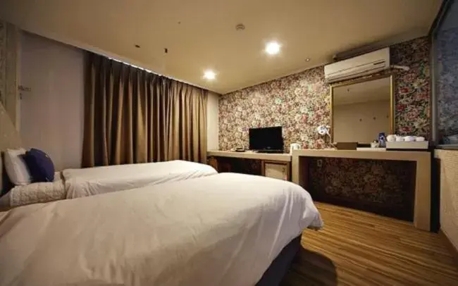 Bed in Central Hotel Bed in Central Hotel
