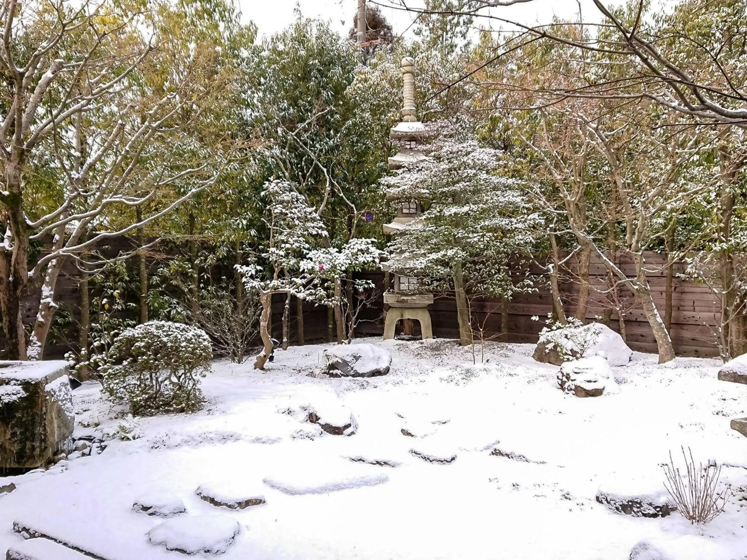 Garden view, Winter in Ryokan Genhouin