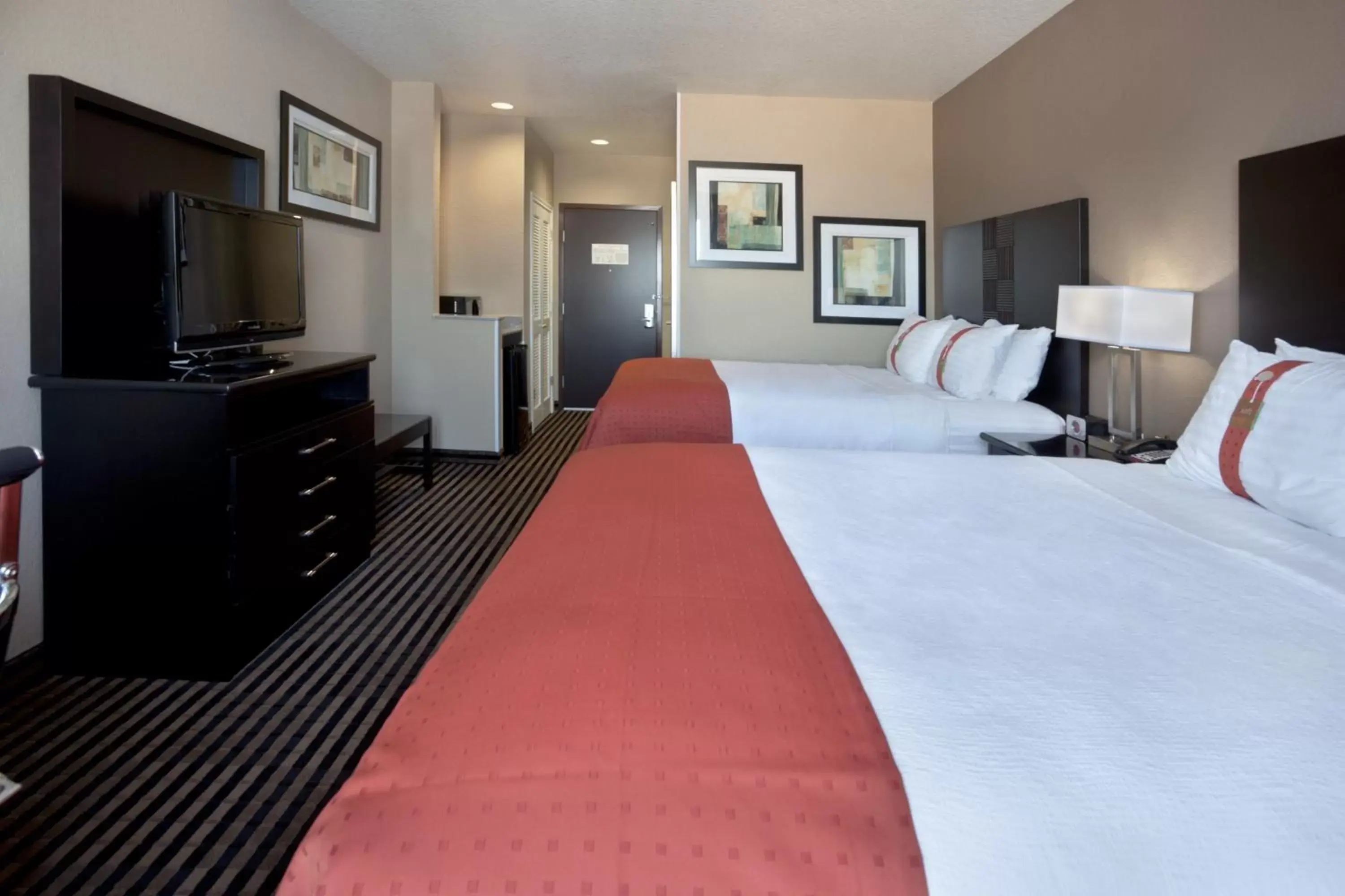 Photo of the whole room, Bed in Holiday Inn San Antonio North Stone Oak Area, an IHG Hotel