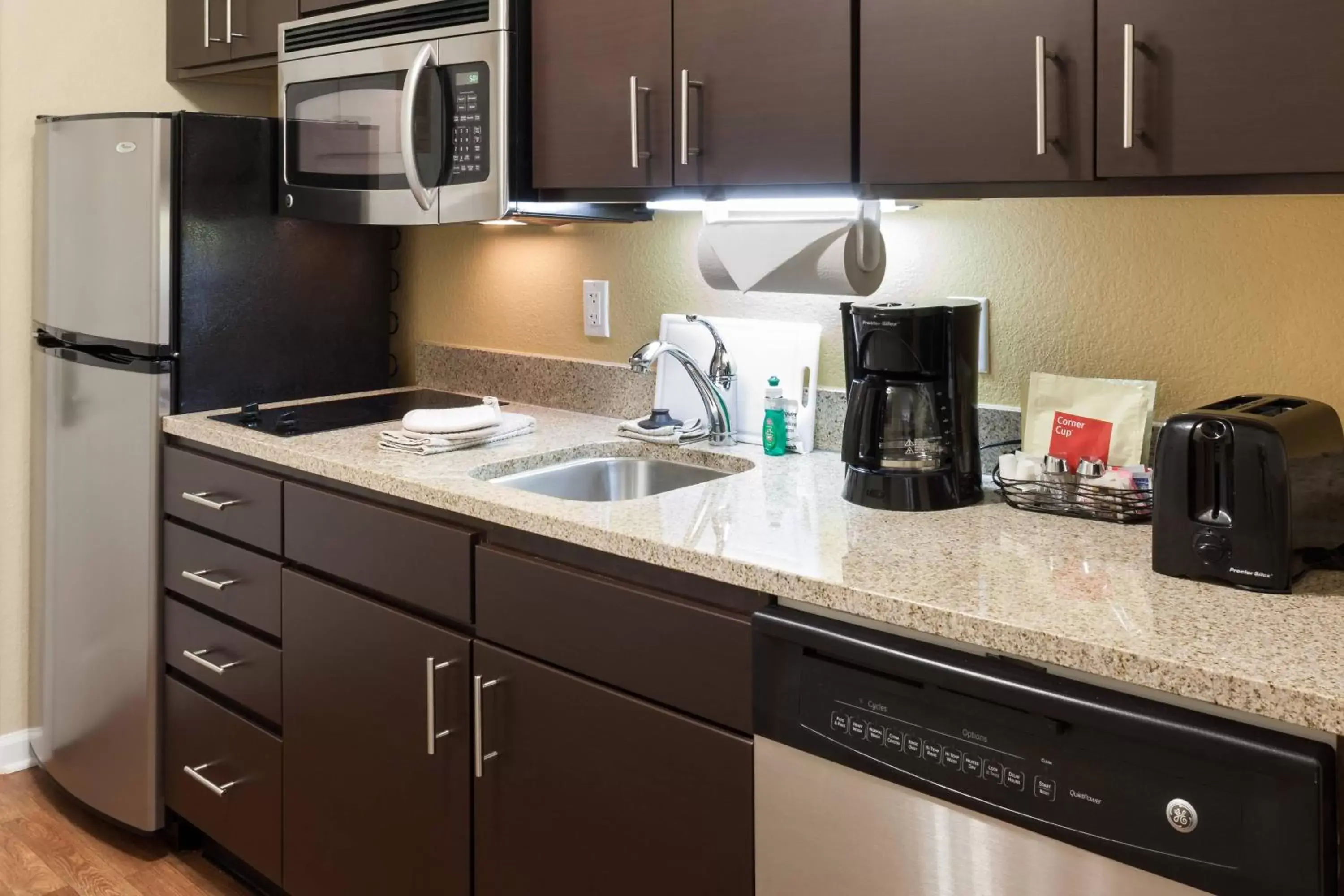 Kitchen or kitchenette, Kitchen/Kitchenette in TownePlace Suites by Marriott Little Rock West