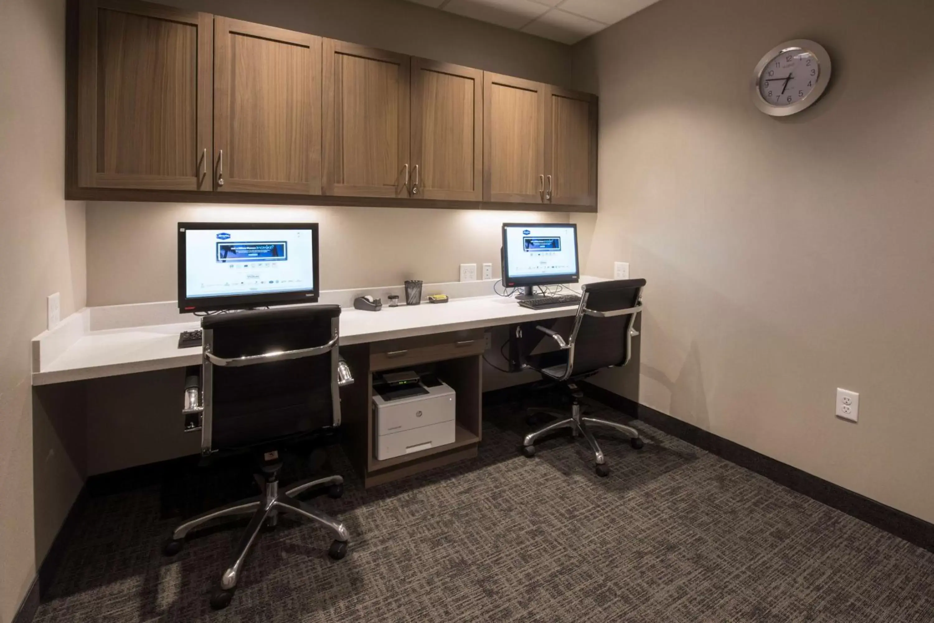 Business facilities in Hampton Inn & Suites Seattle/Redmond Wa