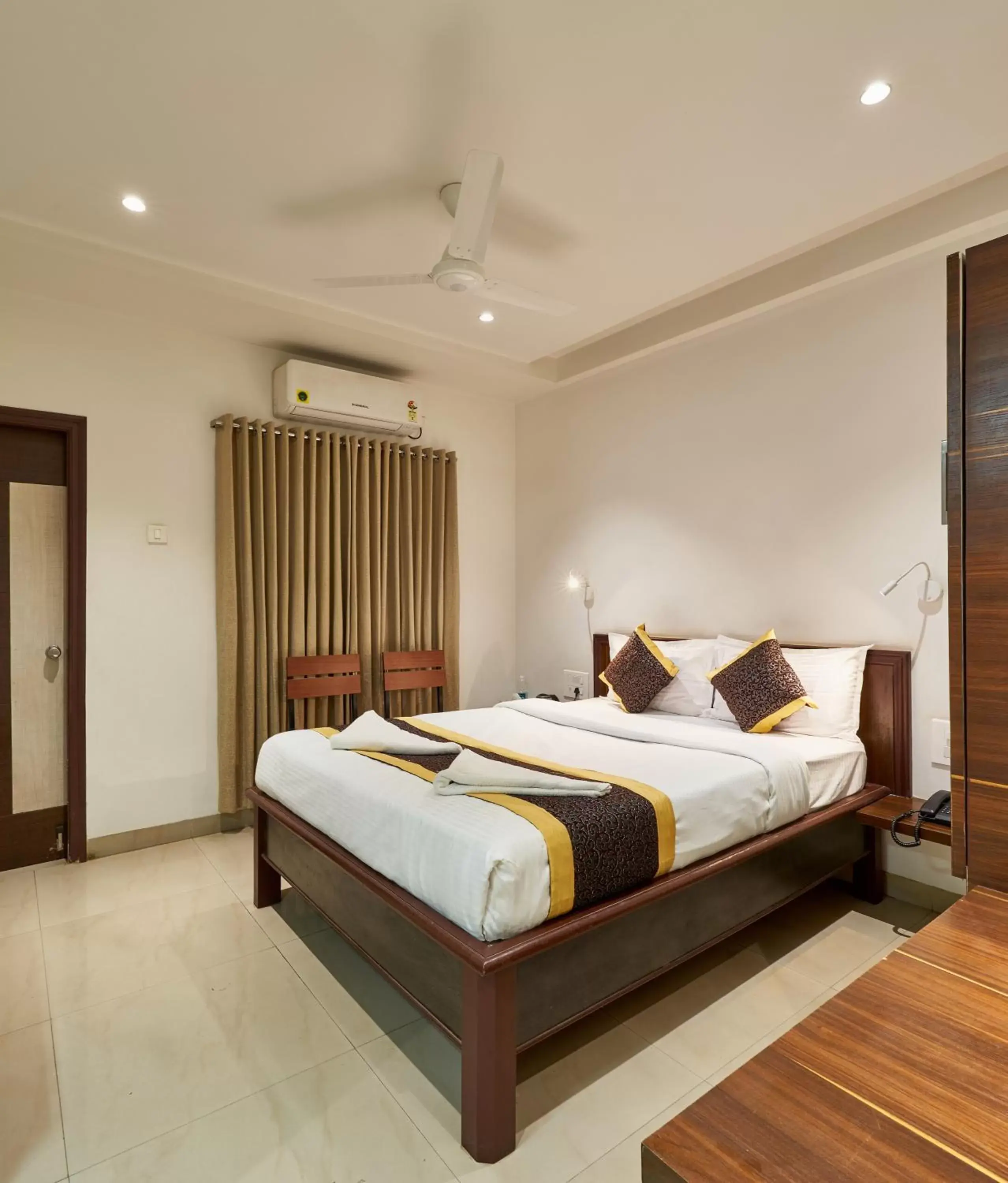 Bed in Hotel Fortune Inn Bed in Hotel Fortune Inn