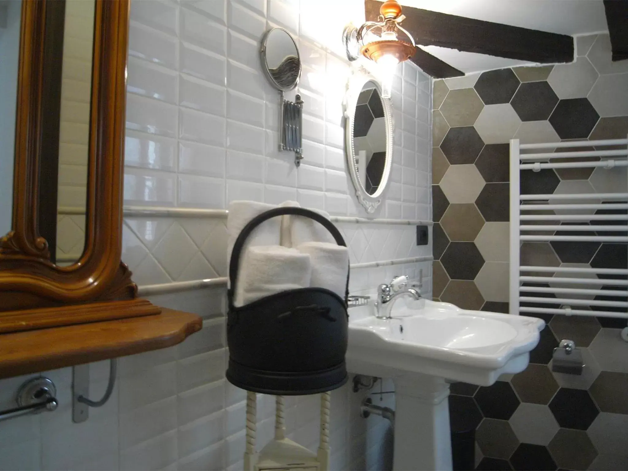 Bathroom in Aparthotel Dei Mercanti