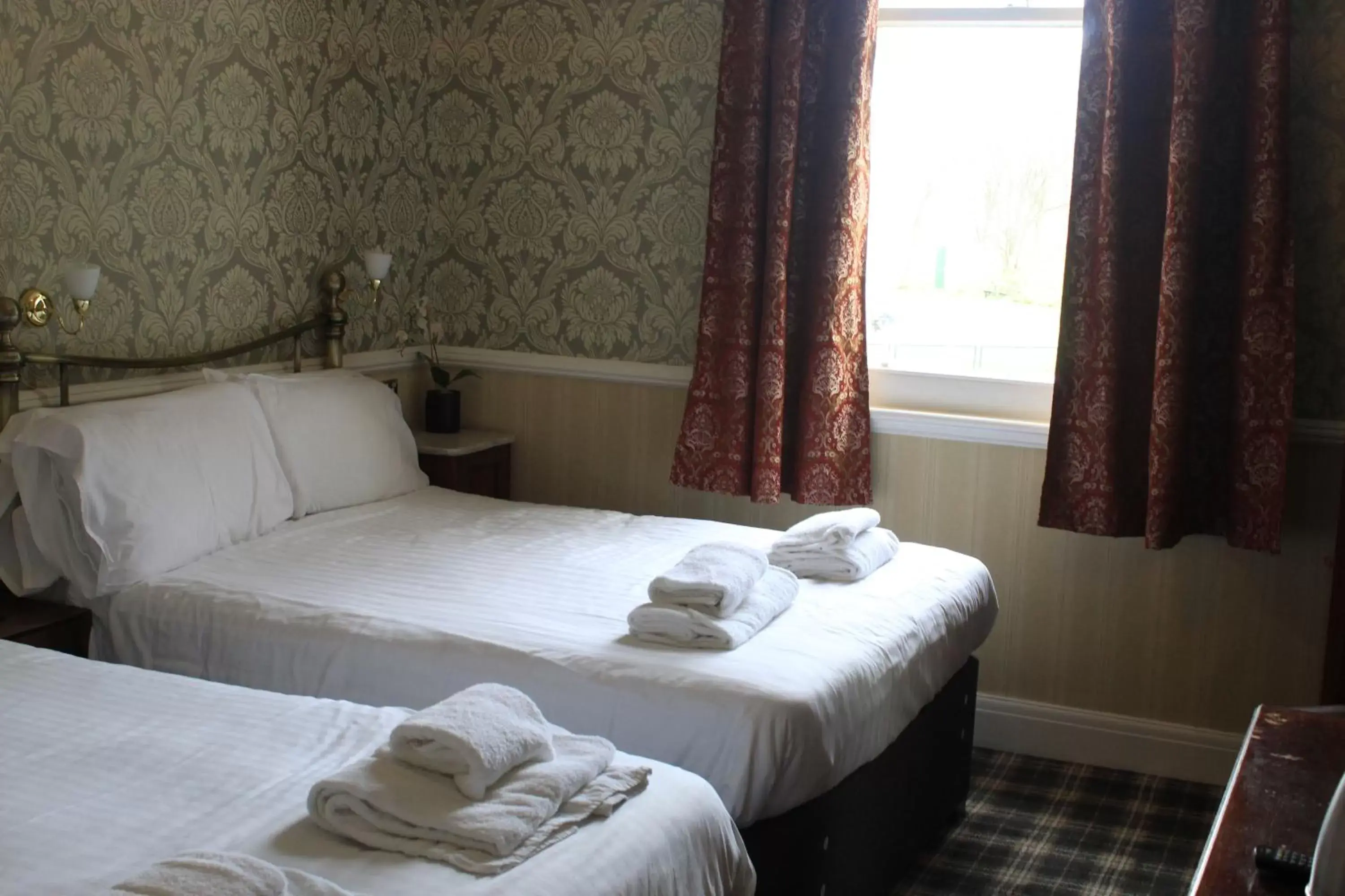 Bed in Headlands Hotel