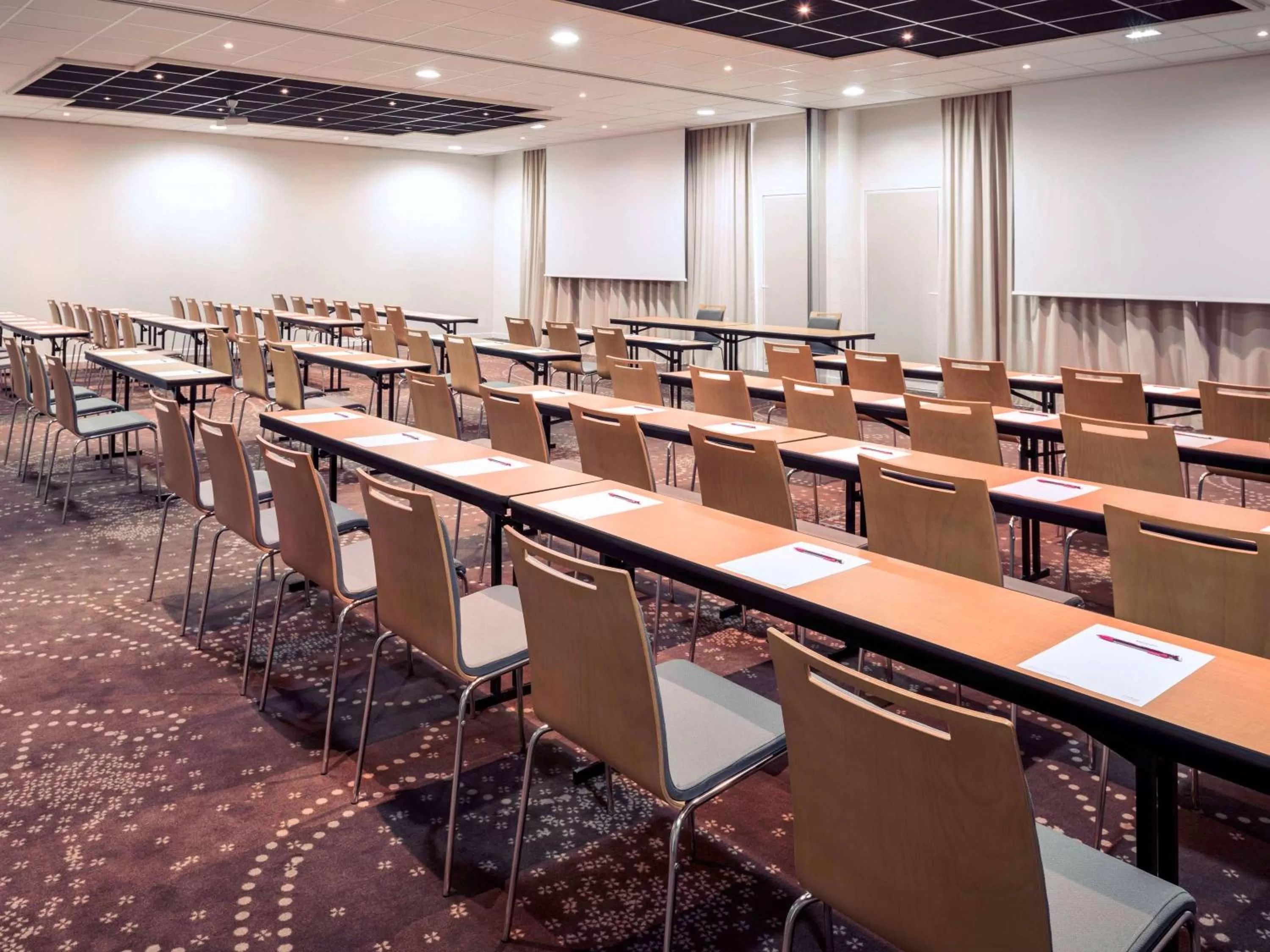 On site in Mercure Compiègne Sud