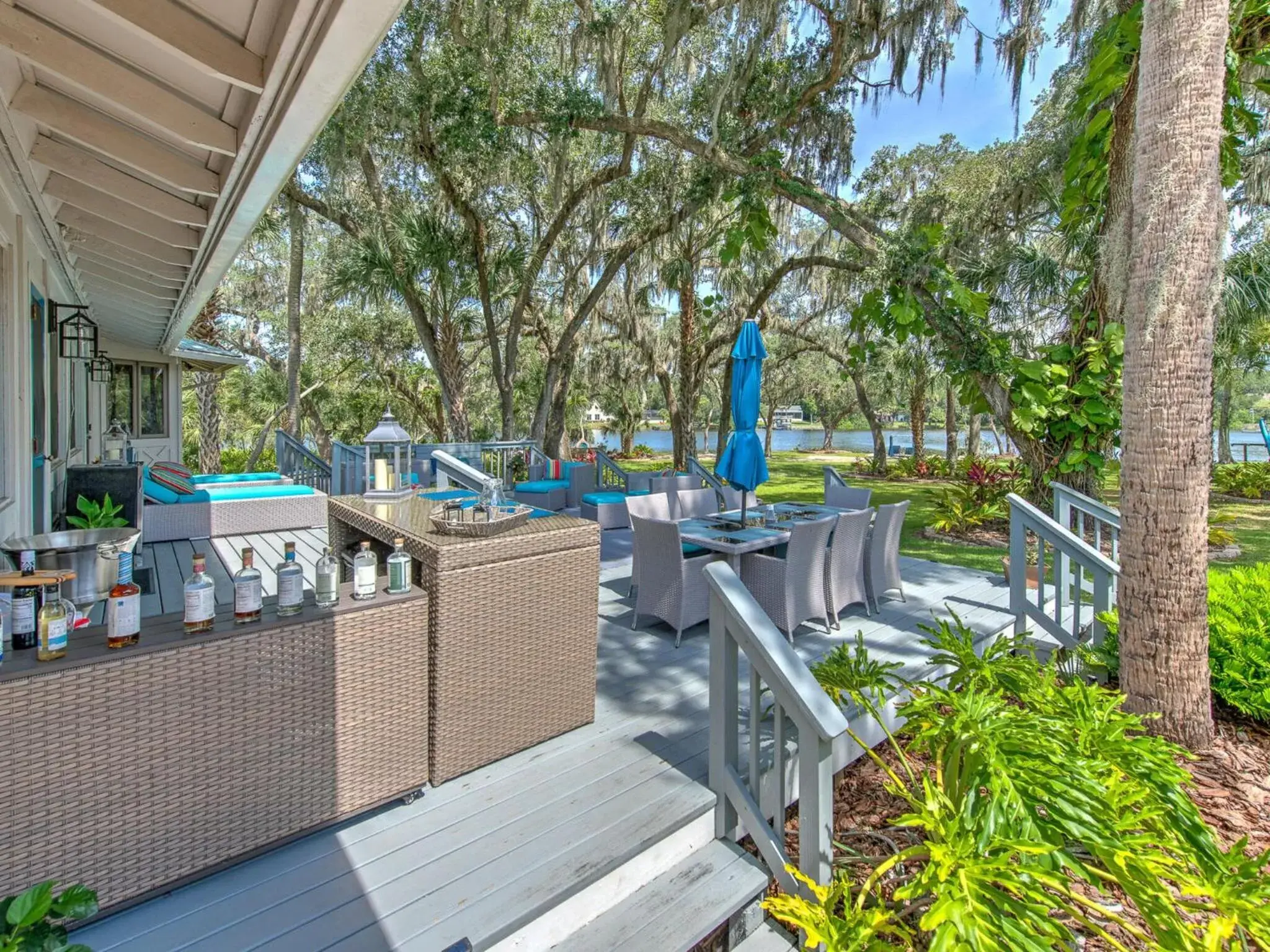 Patio in Riverbend Retreat - Fla.