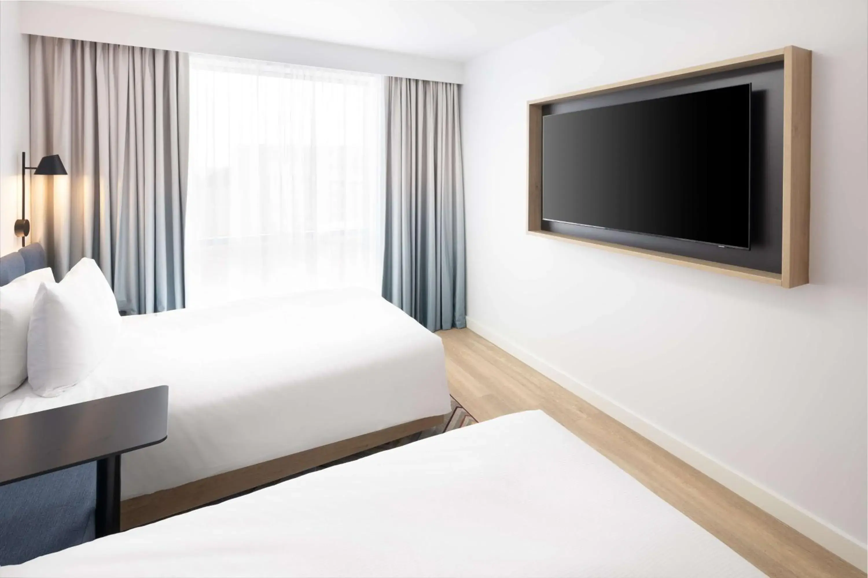 Bed, TV/Entertainment Center in Hampton By Hilton Rochdale