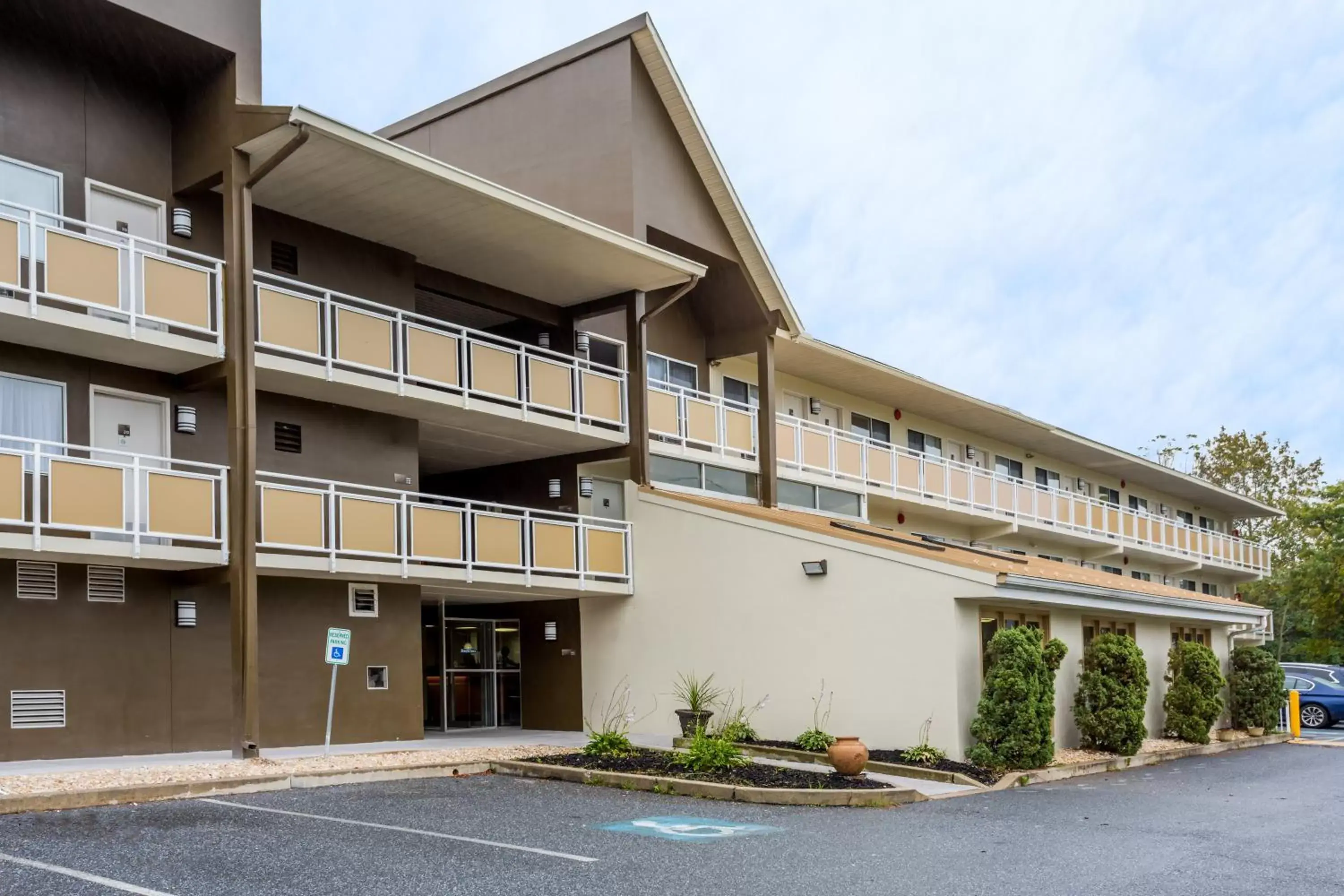 Facade/entrance, Property Building in Days Inn by Wyndham Harrisburg North