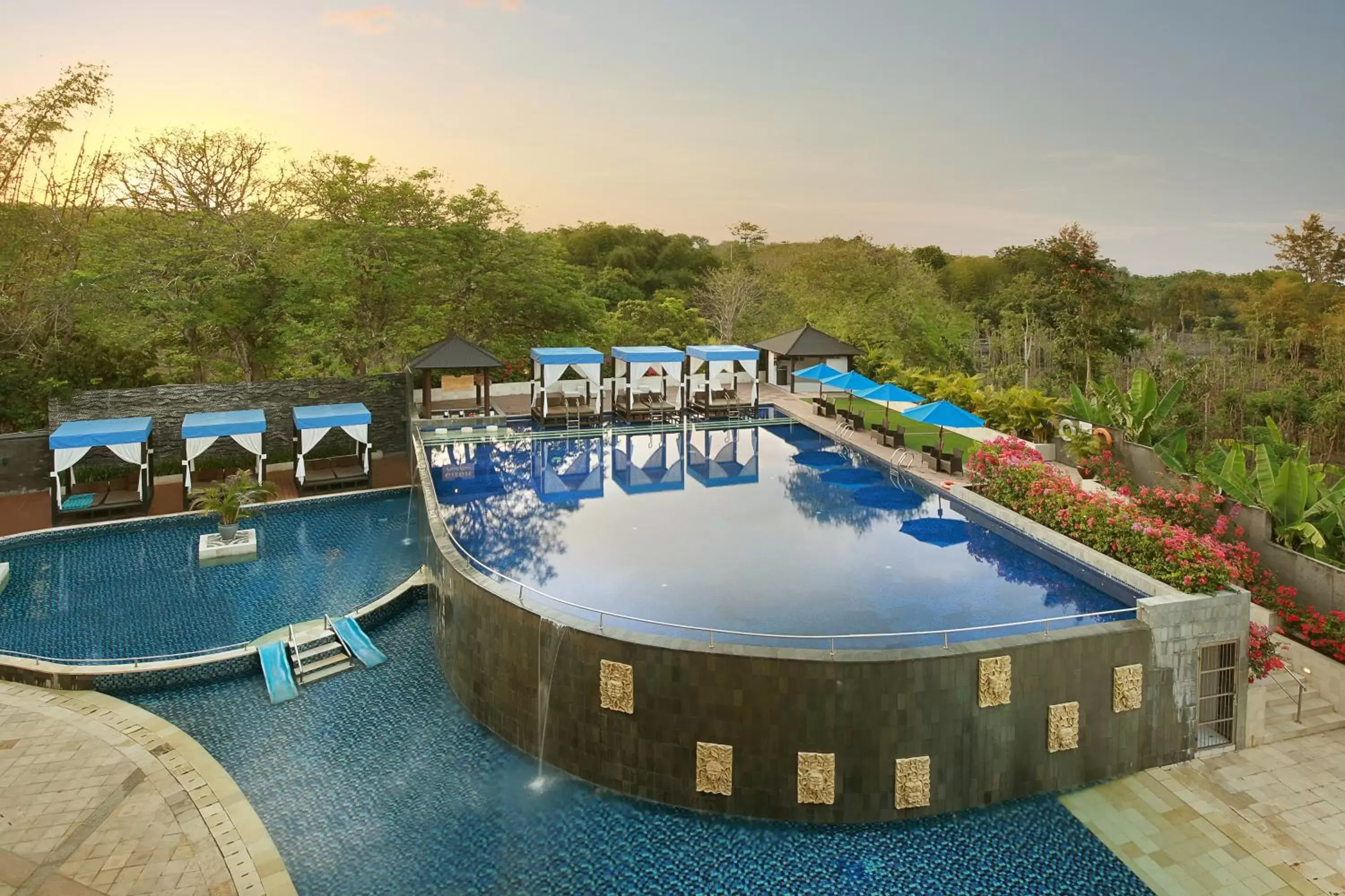 Bird's eye view, Swimming Pool in Mercure Bali Nusa Dua