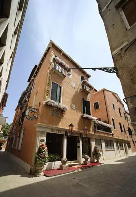 Property Building in Hotel Giorgione
